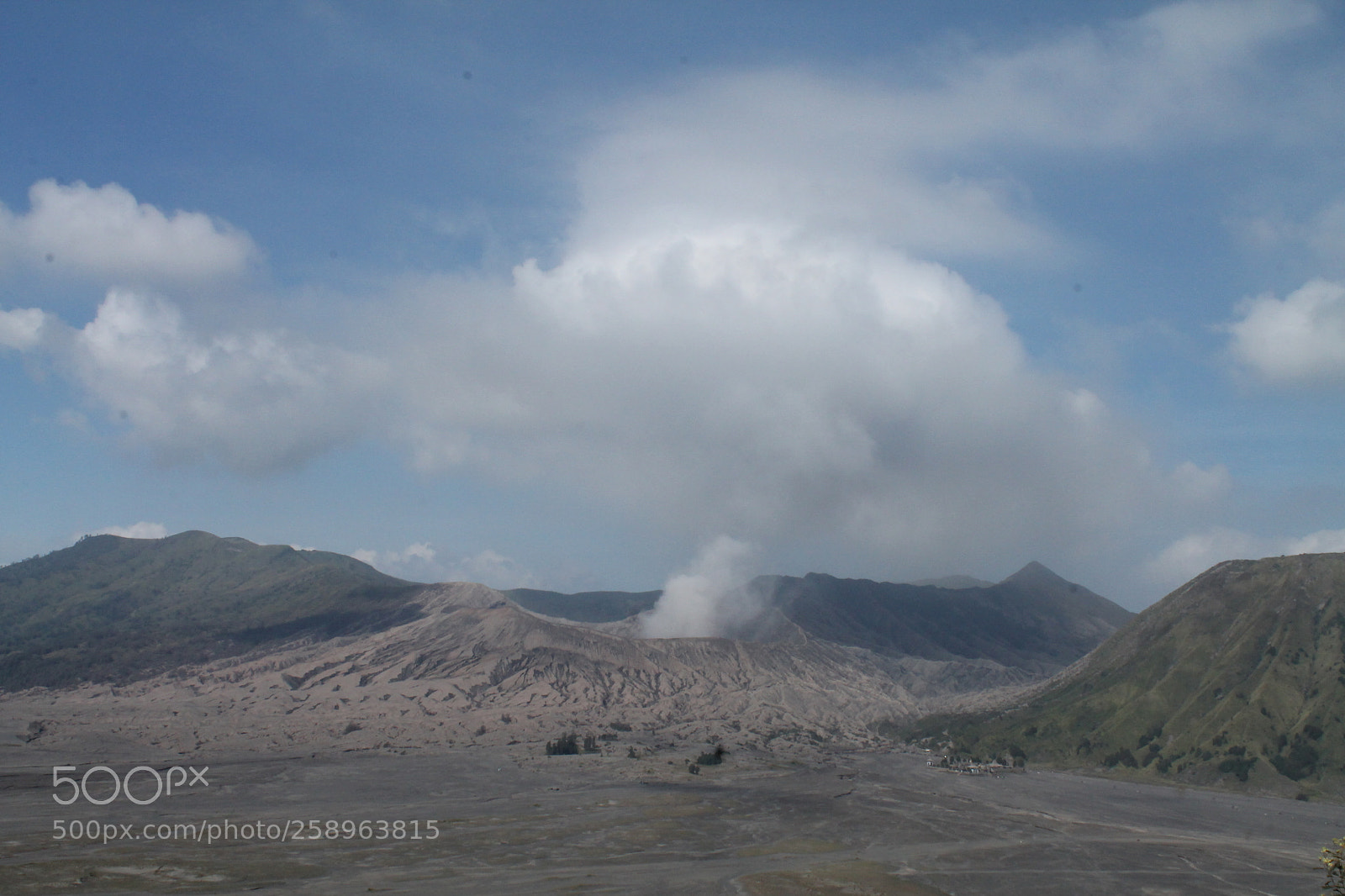 Canon EOS 1100D (EOS Rebel T3 / EOS Kiss X50) sample photo. Bromo volcano mount photography