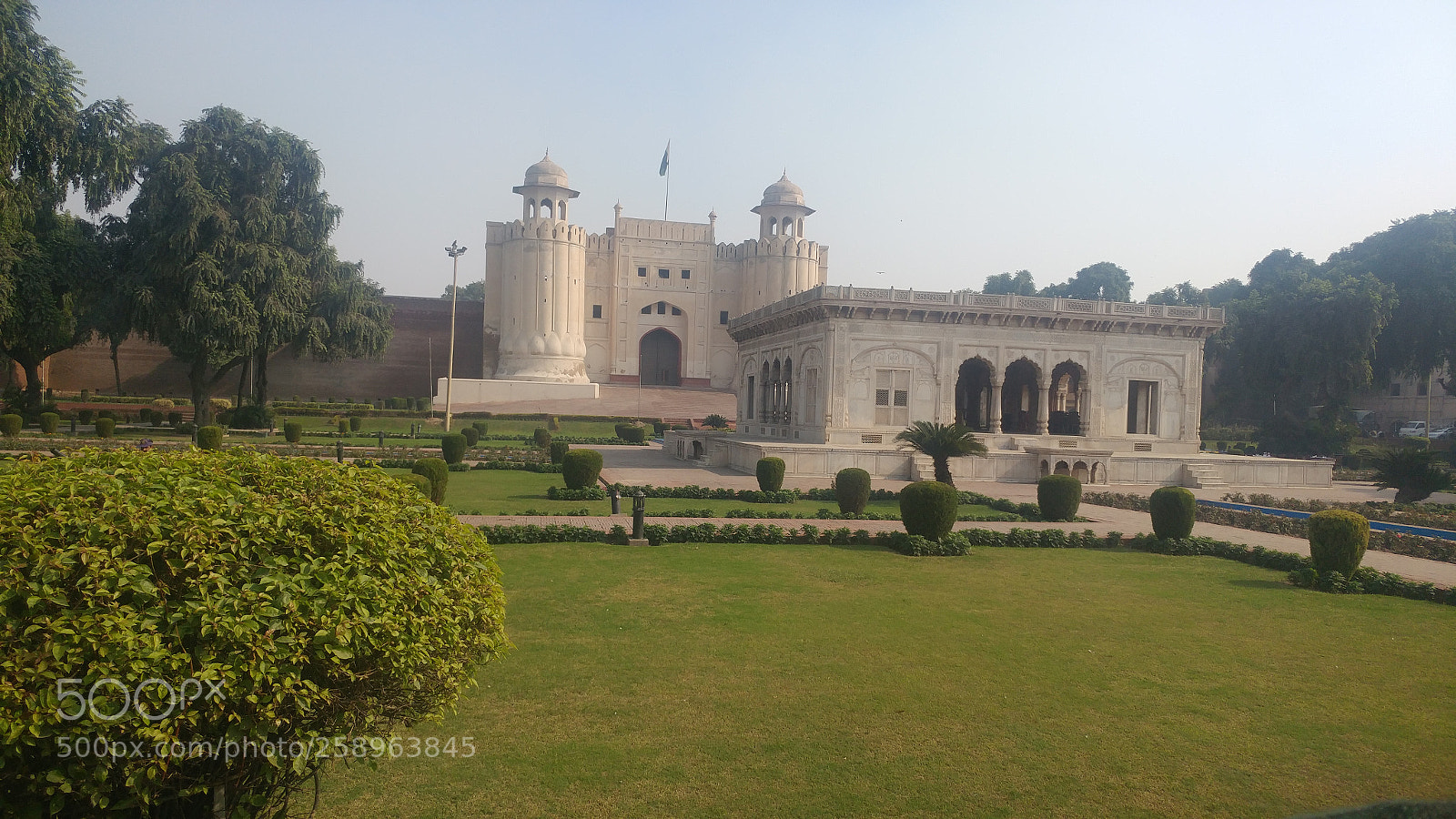 LG G5 sample photo. Historically pakistan lahore photography