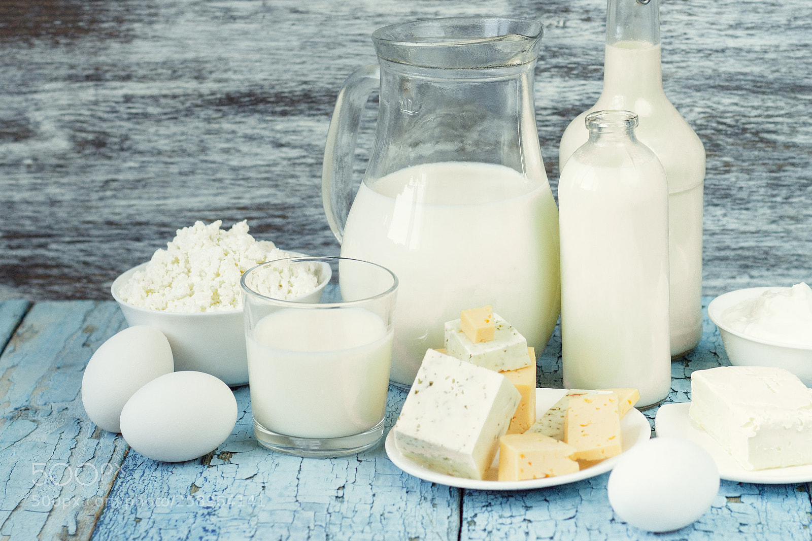 Canon EOS 600D (Rebel EOS T3i / EOS Kiss X5) sample photo. Set of different milk photography