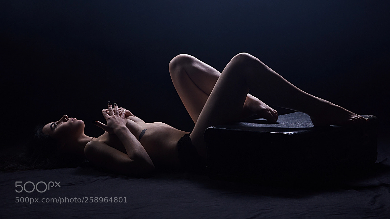 Canon EOS 6D sample photo. Suitcase photography
