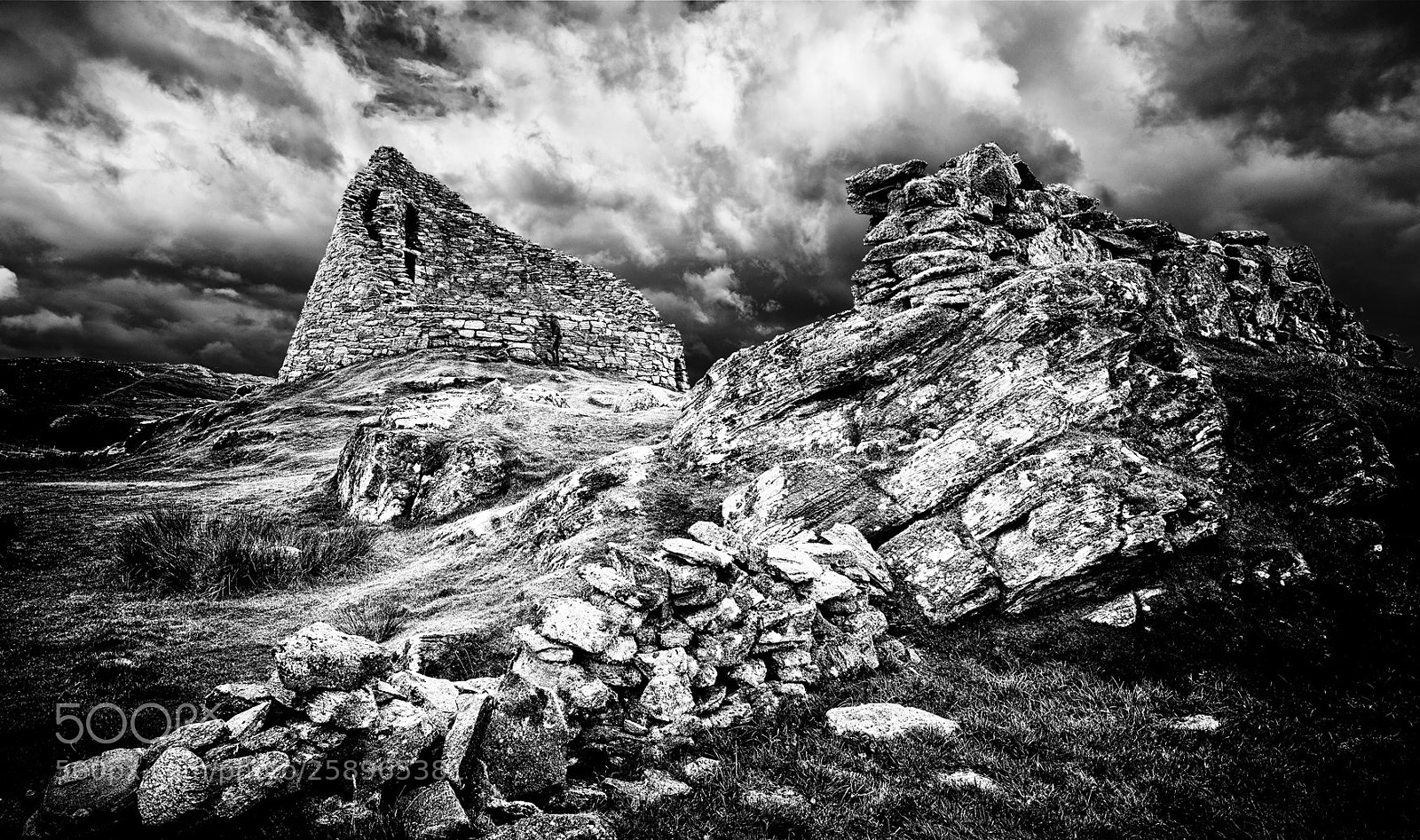 Nikon D750 sample photo. Dun carloway broch photography