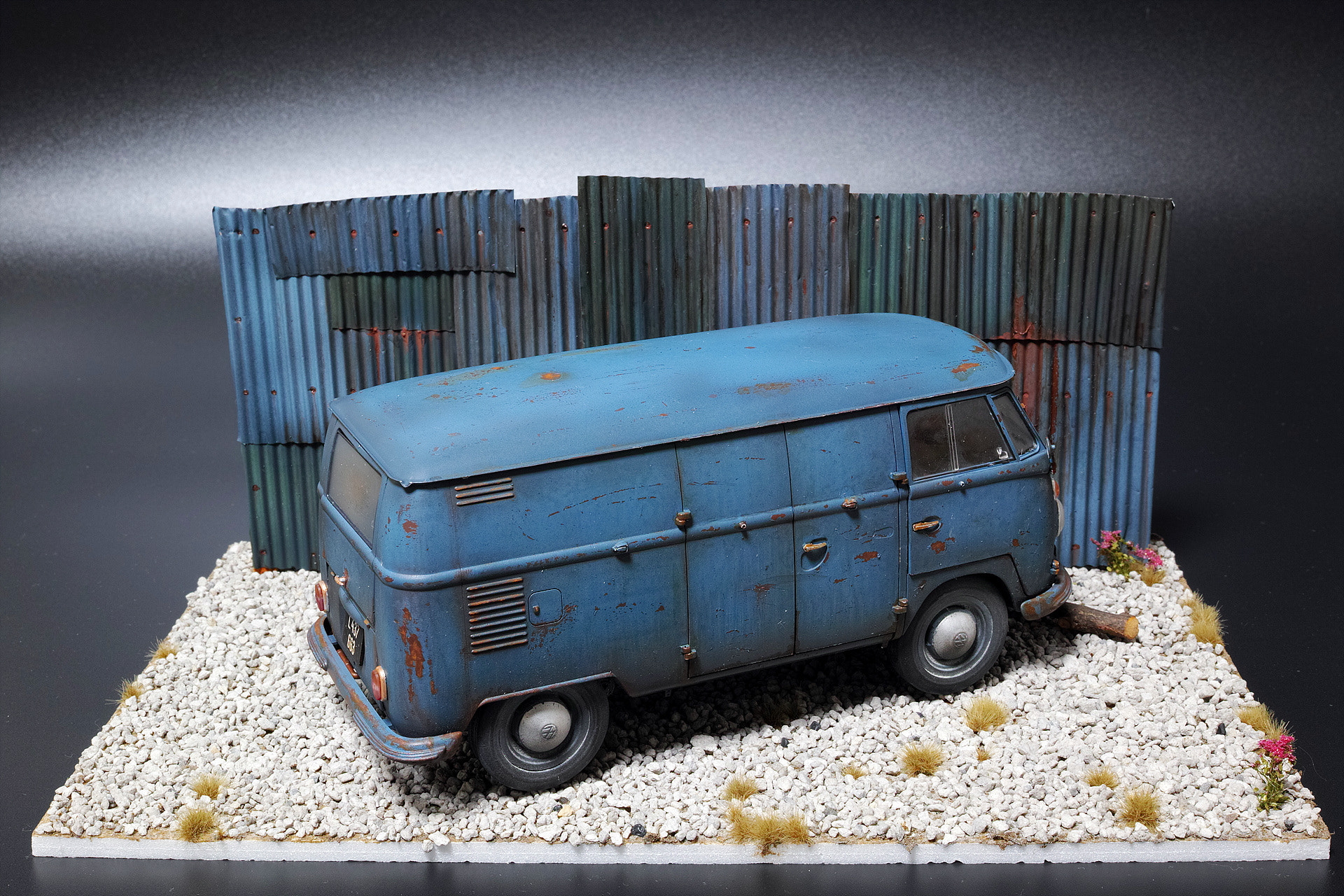 Sigma dp2 Quattro sample photo. Delivery van photography