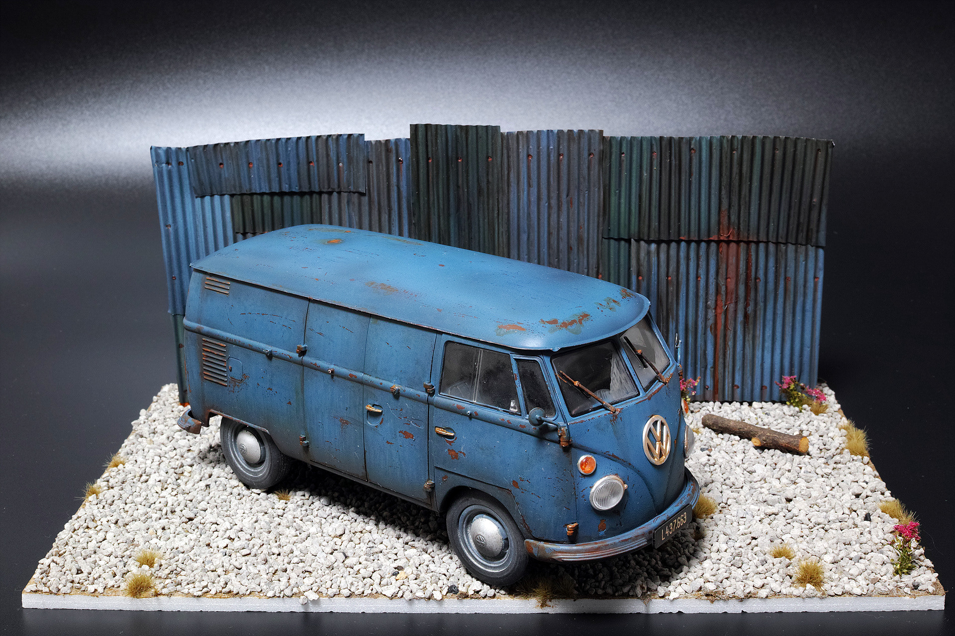 Sigma dp2 Quattro sample photo. Delivery van photography