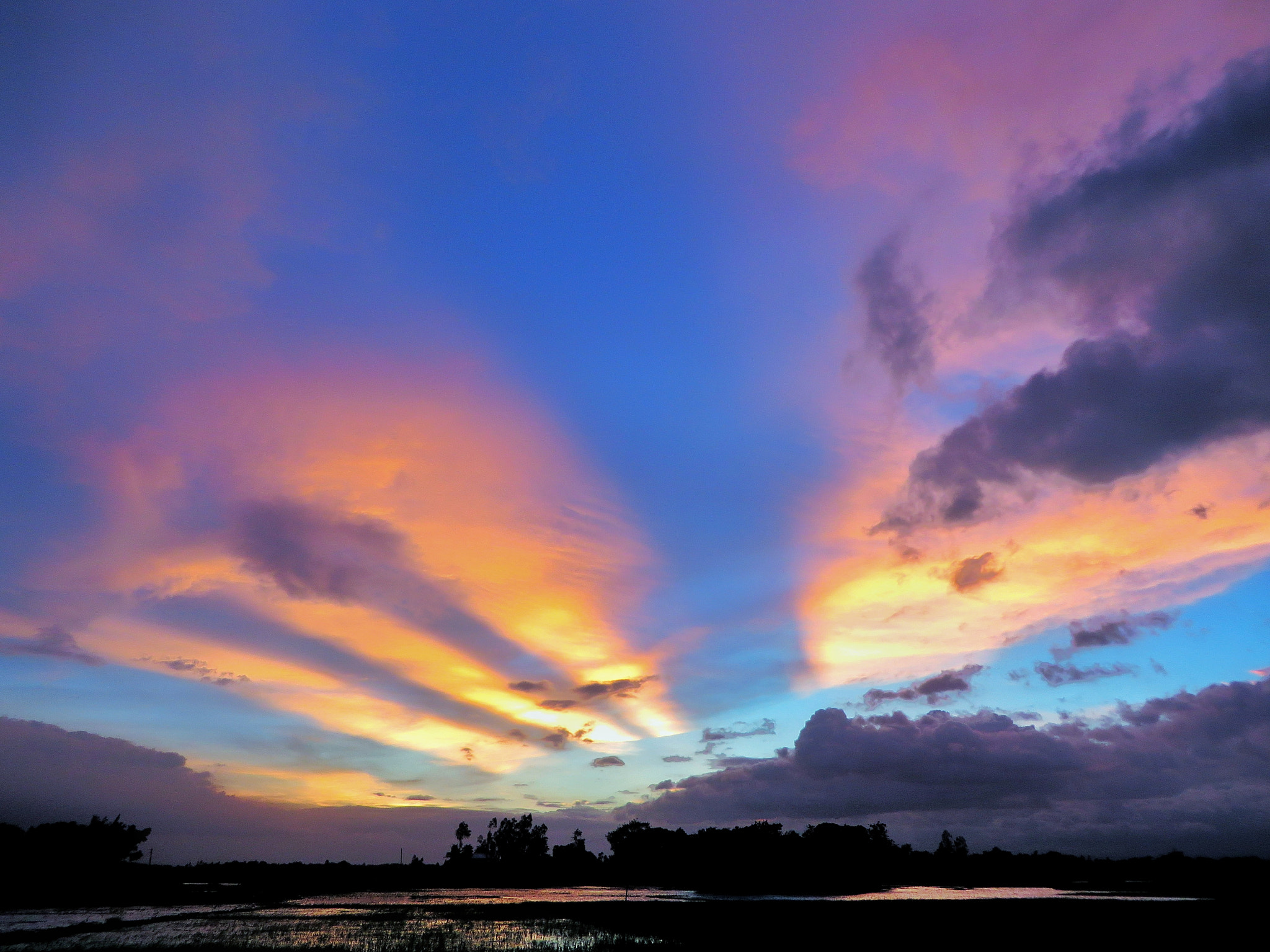 Canon PowerShot SX280 HS sample photo. Tropical aurora 2 (clouds)!! photography