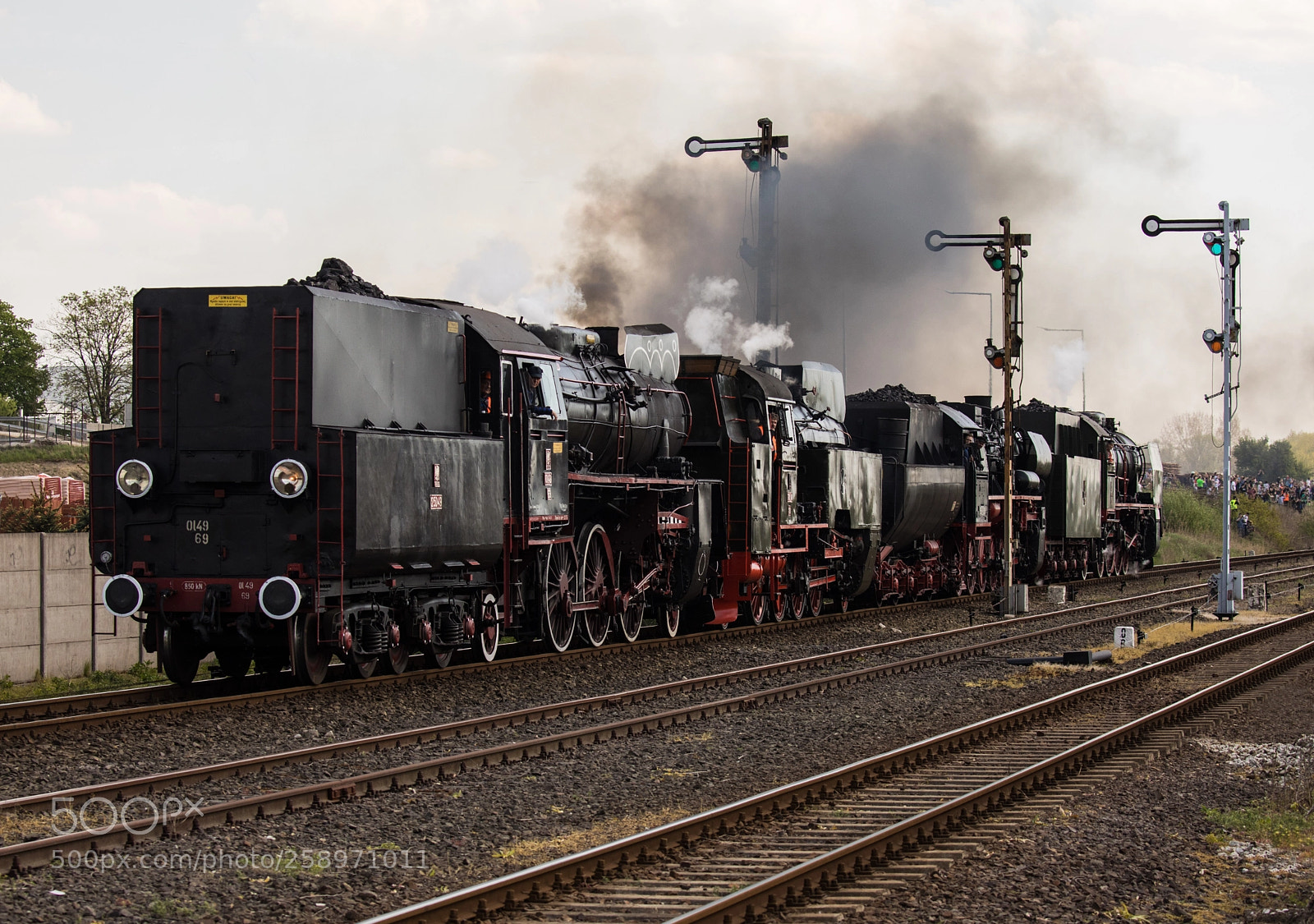 Canon EOS 5D Mark IV sample photo. Power train photography