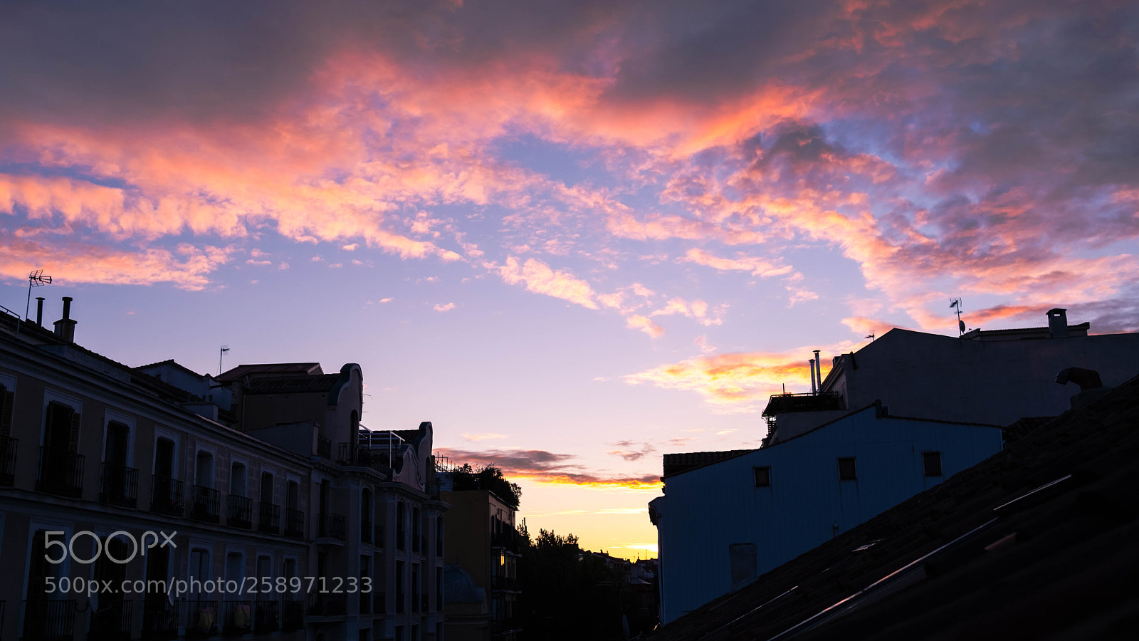 Fujifilm X-T20 sample photo. Sunrise in madrid photography