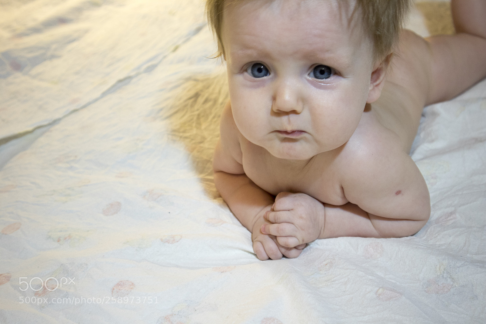 Canon EOS M10 sample photo. Crying baby photography