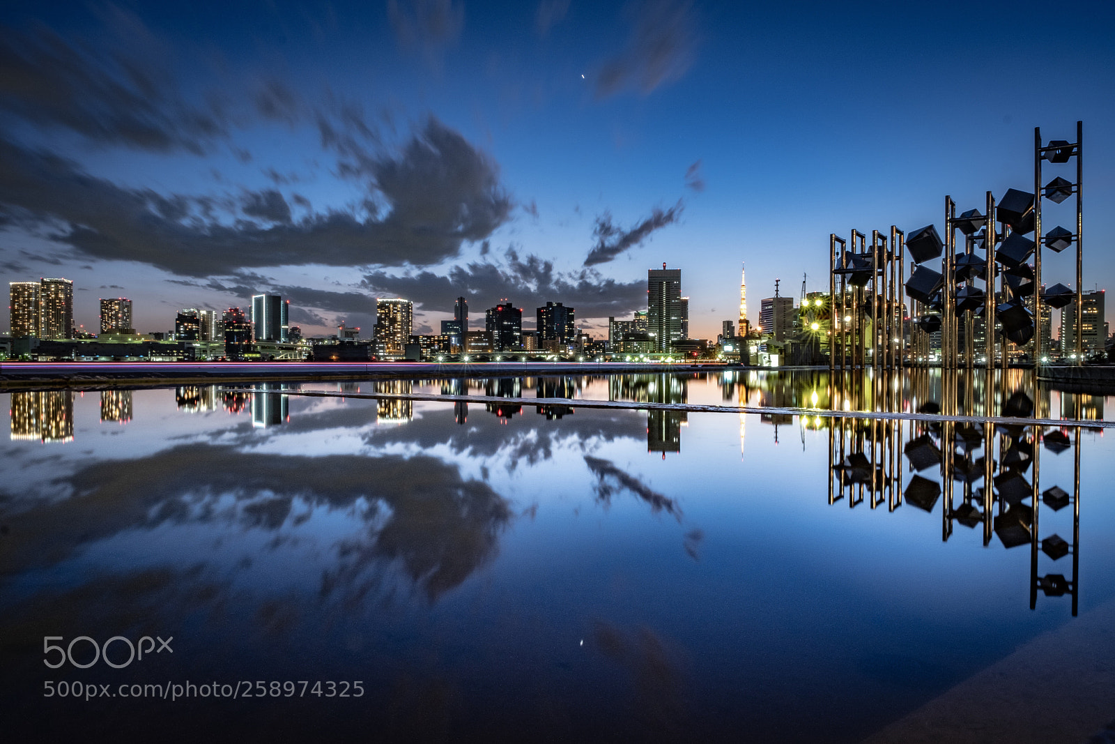 Fujifilm X-T2 sample photo. Reflected the city photography