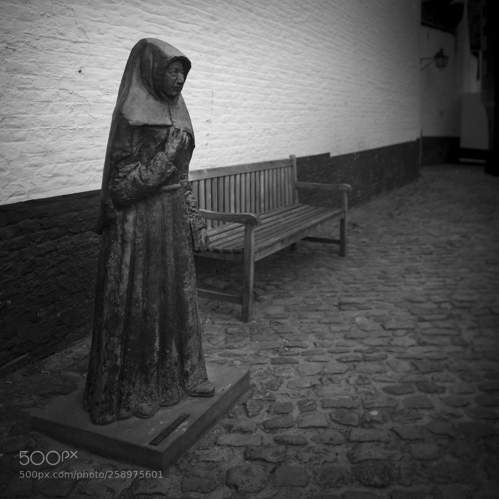 Canon EOS 5D Mark IV sample photo. Statue in the beggymhof photography