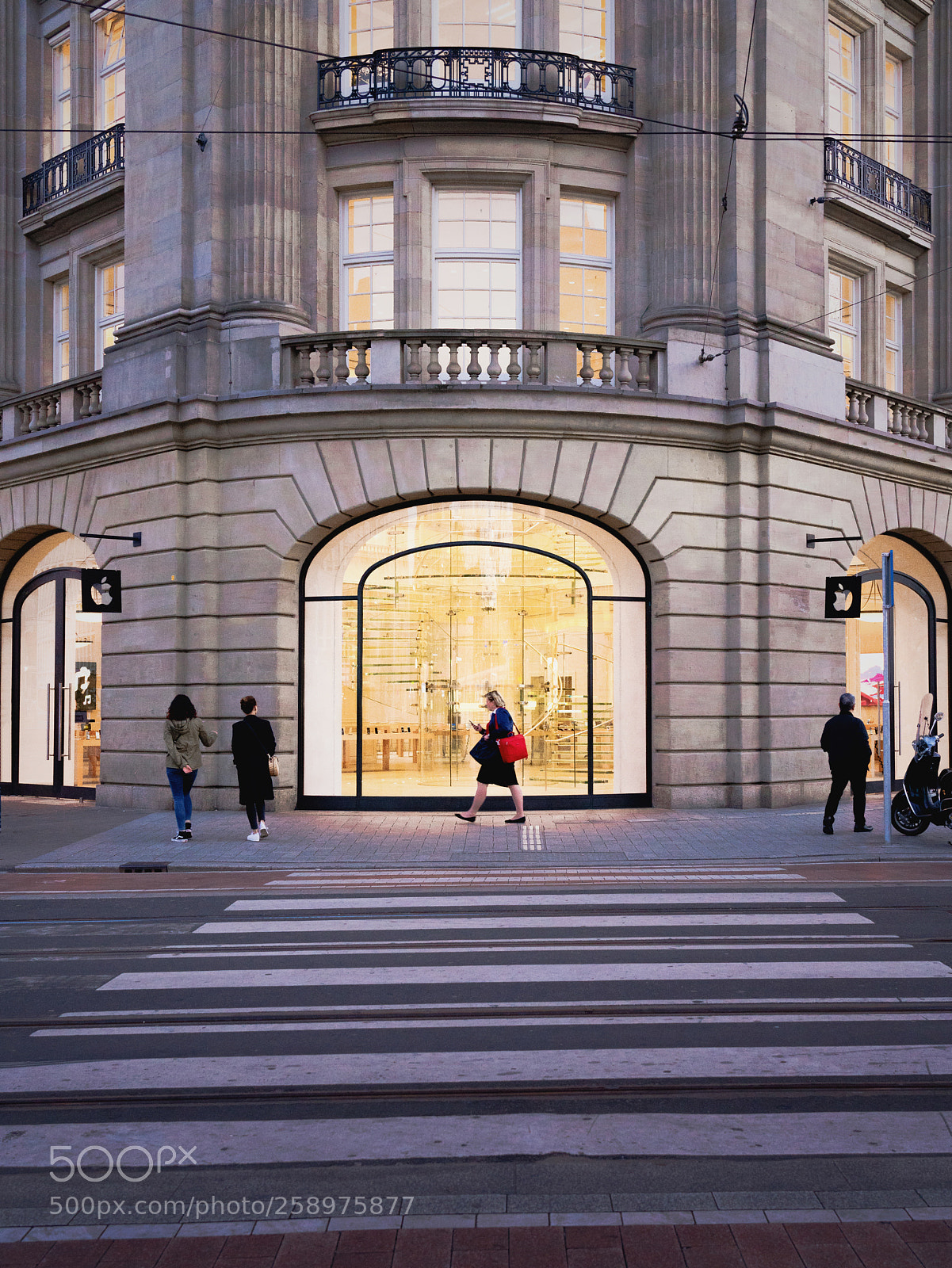 Sony a7R II sample photo. Apple amsterdam photography