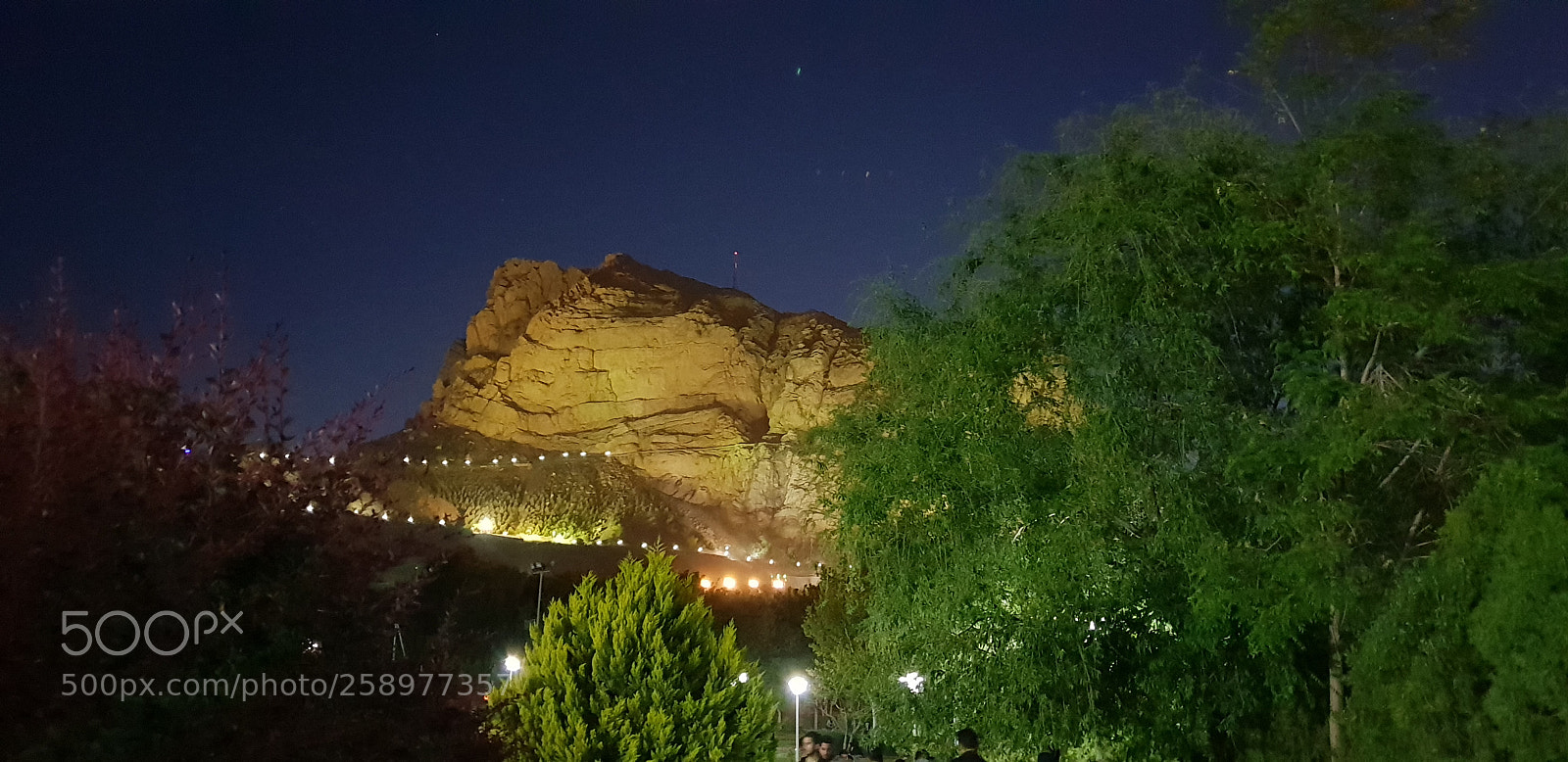 Samsung Galaxy S9 sample photo. Rock at night photography