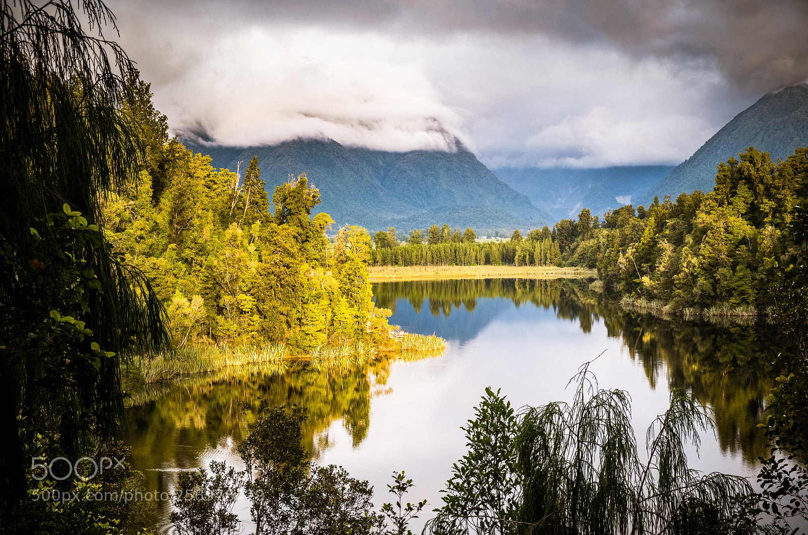 Fujifilm X-T2 sample photo. Lake matheson photography