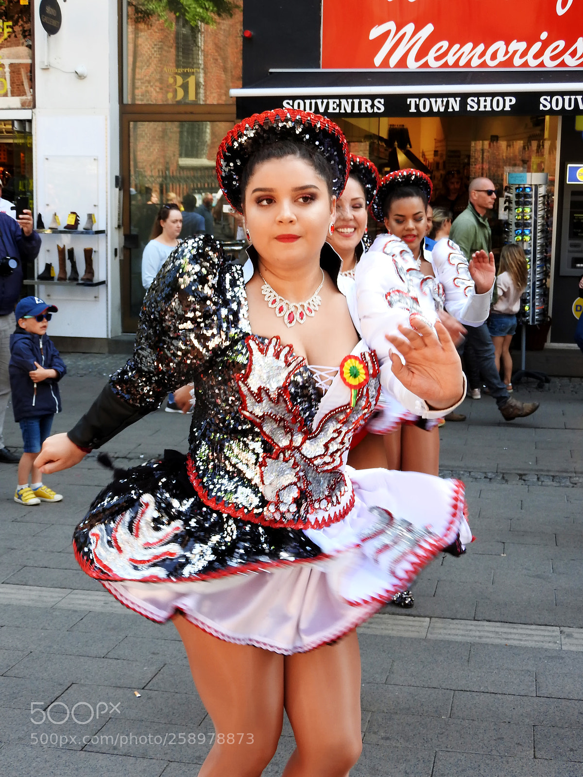 Nikon Coolpix P610 sample photo. Copenhagen karneval 17. photography