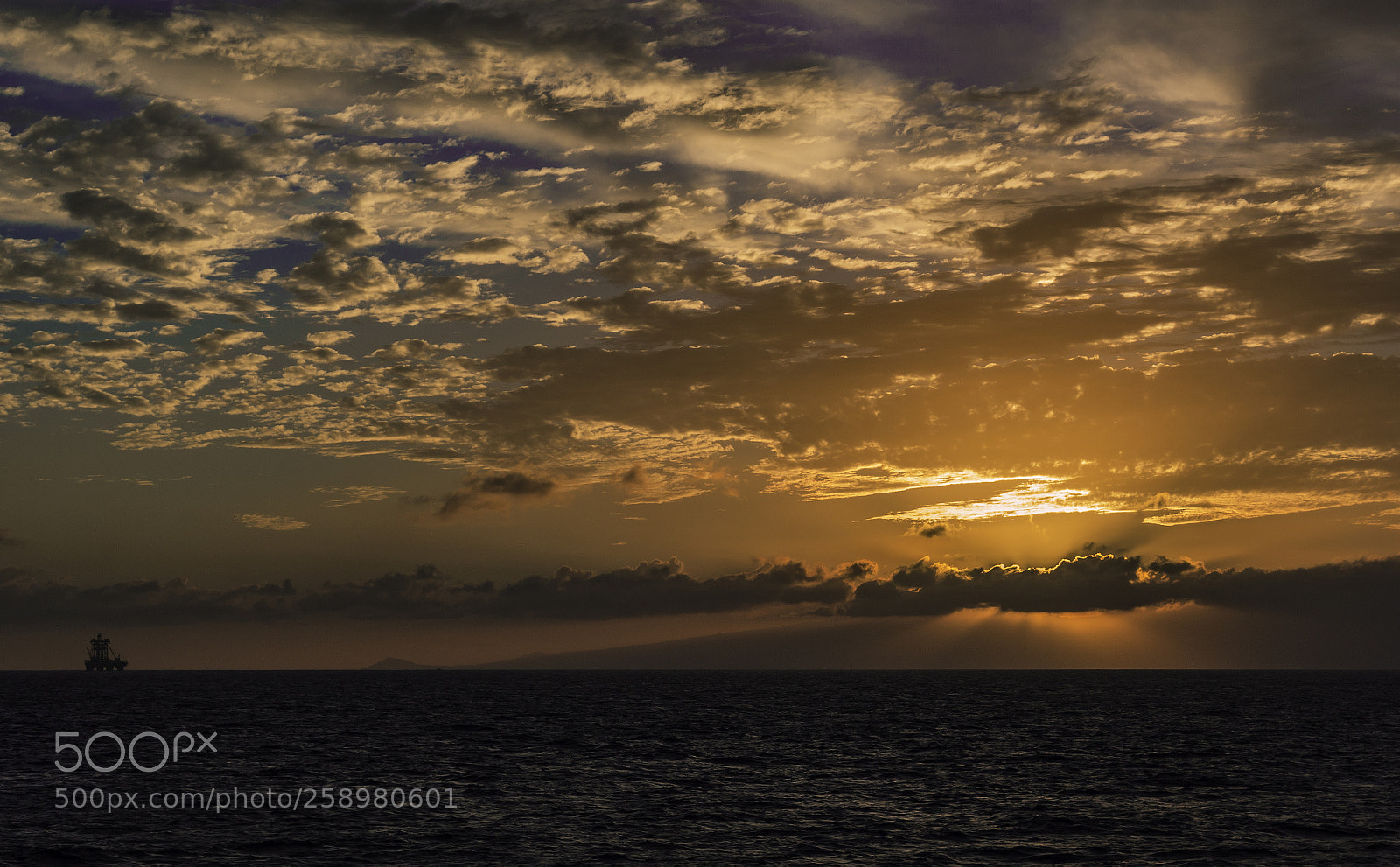 Canon EOS 60D sample photo. Atardecer en alta mar photography