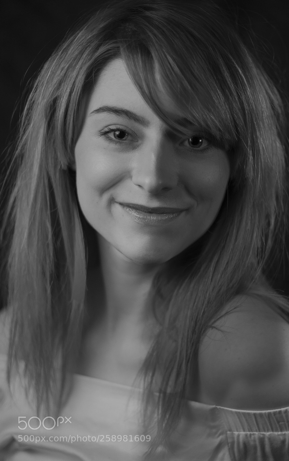 Canon EOS 5D Mark IV sample photo. Elisha black & white photography