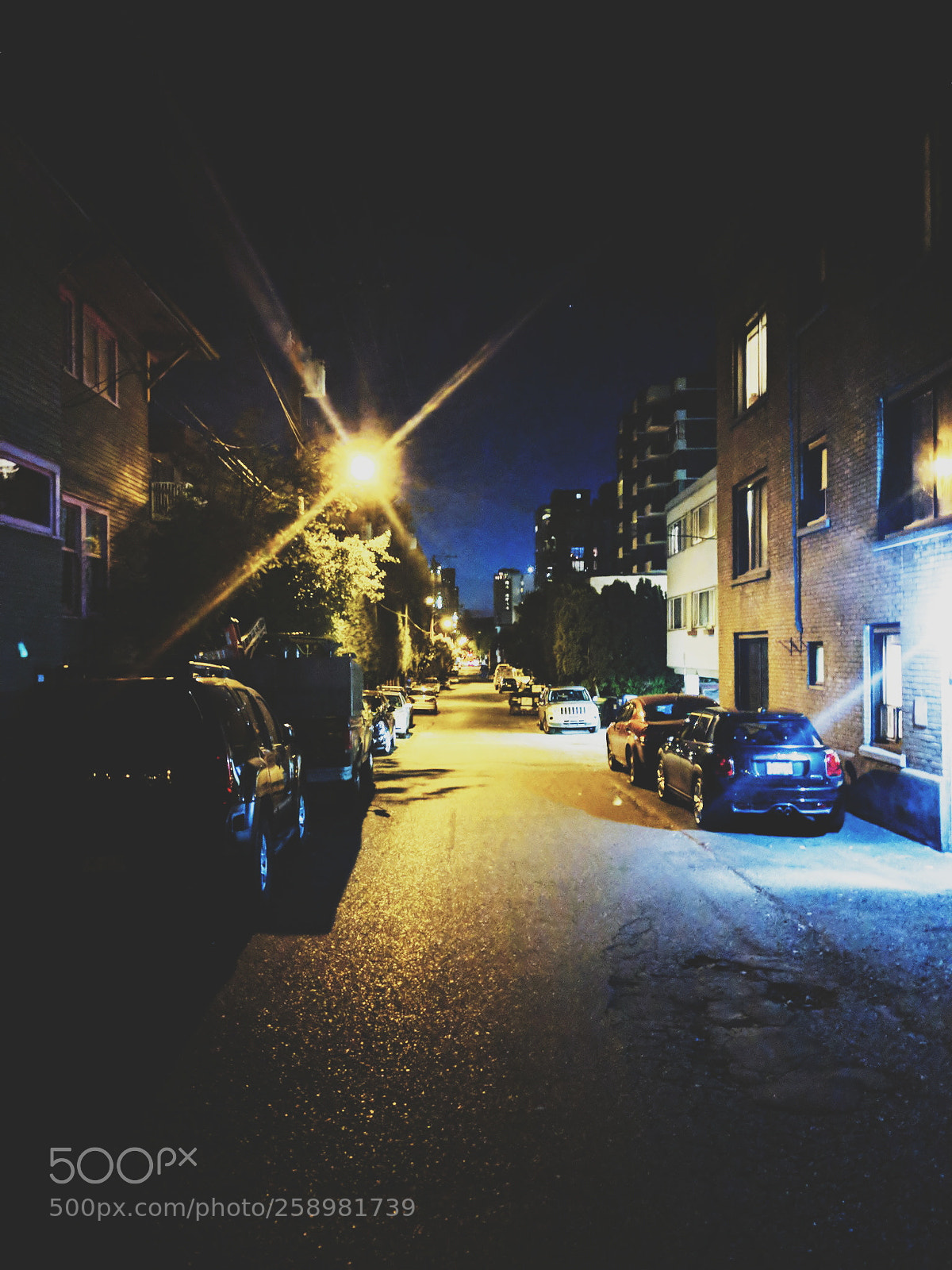 Google Pixel 2 XL sample photo. Dusk alley photography