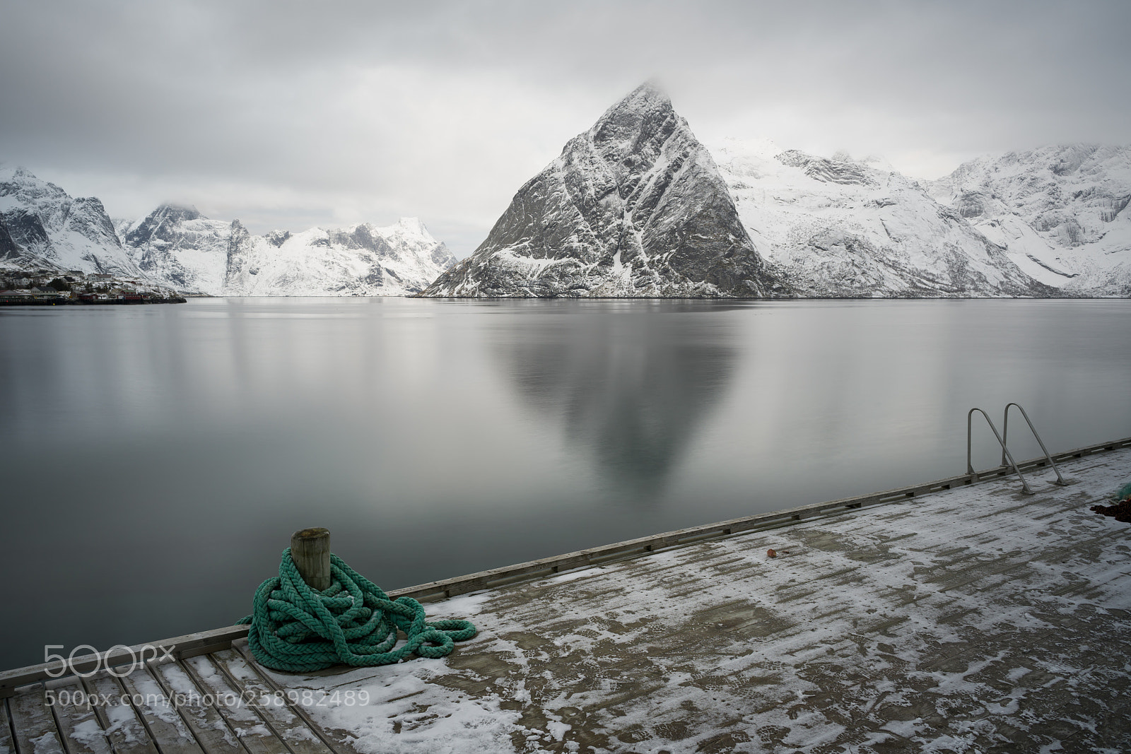 Sony a7R III sample photo. Winter loneliness  photography