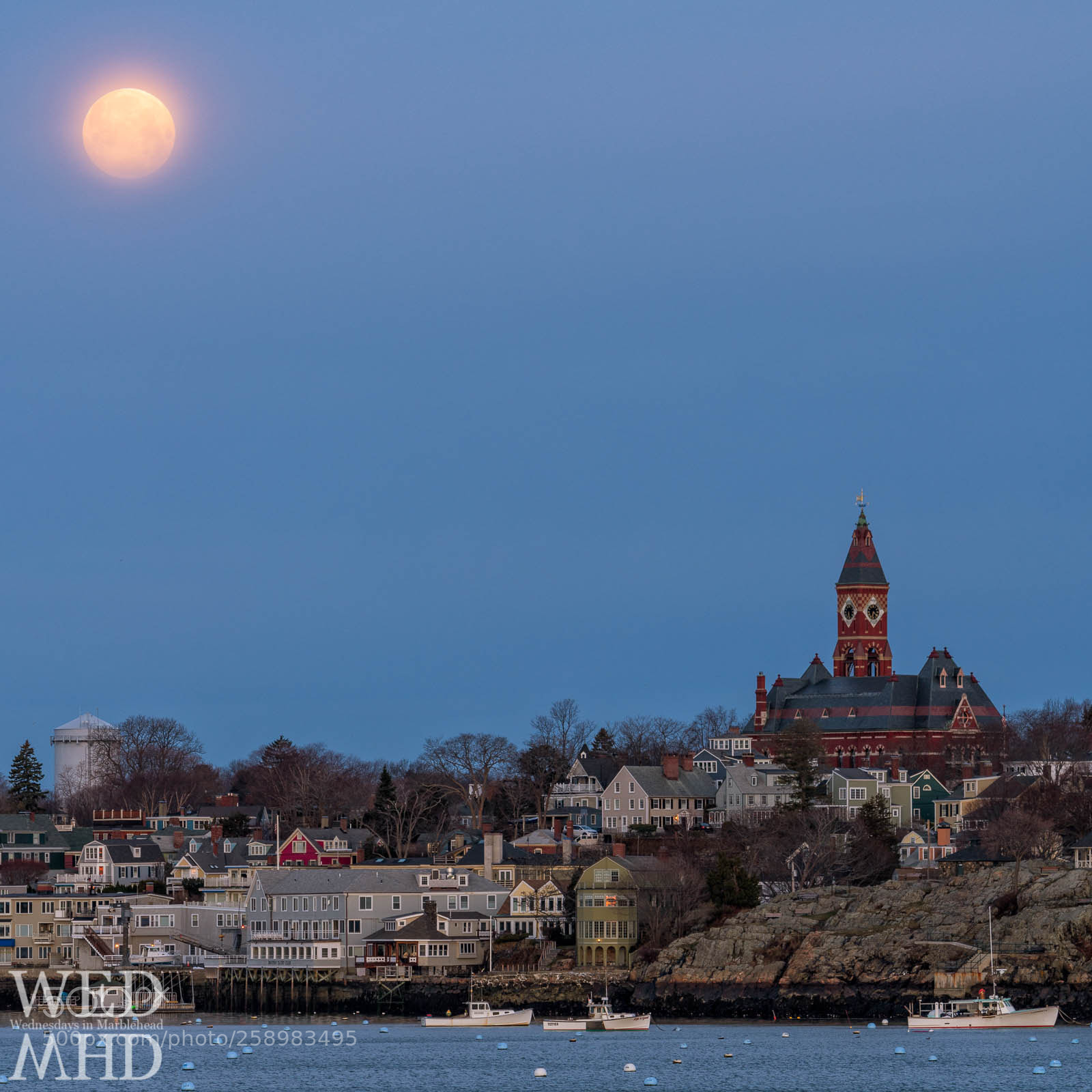 Sony a7R III sample photo. Moon in the clouds photography