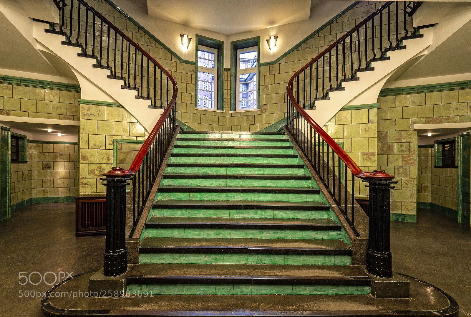 Olympus OM-D E-M1 Mark II sample photo. Chilehaus staircase i photography