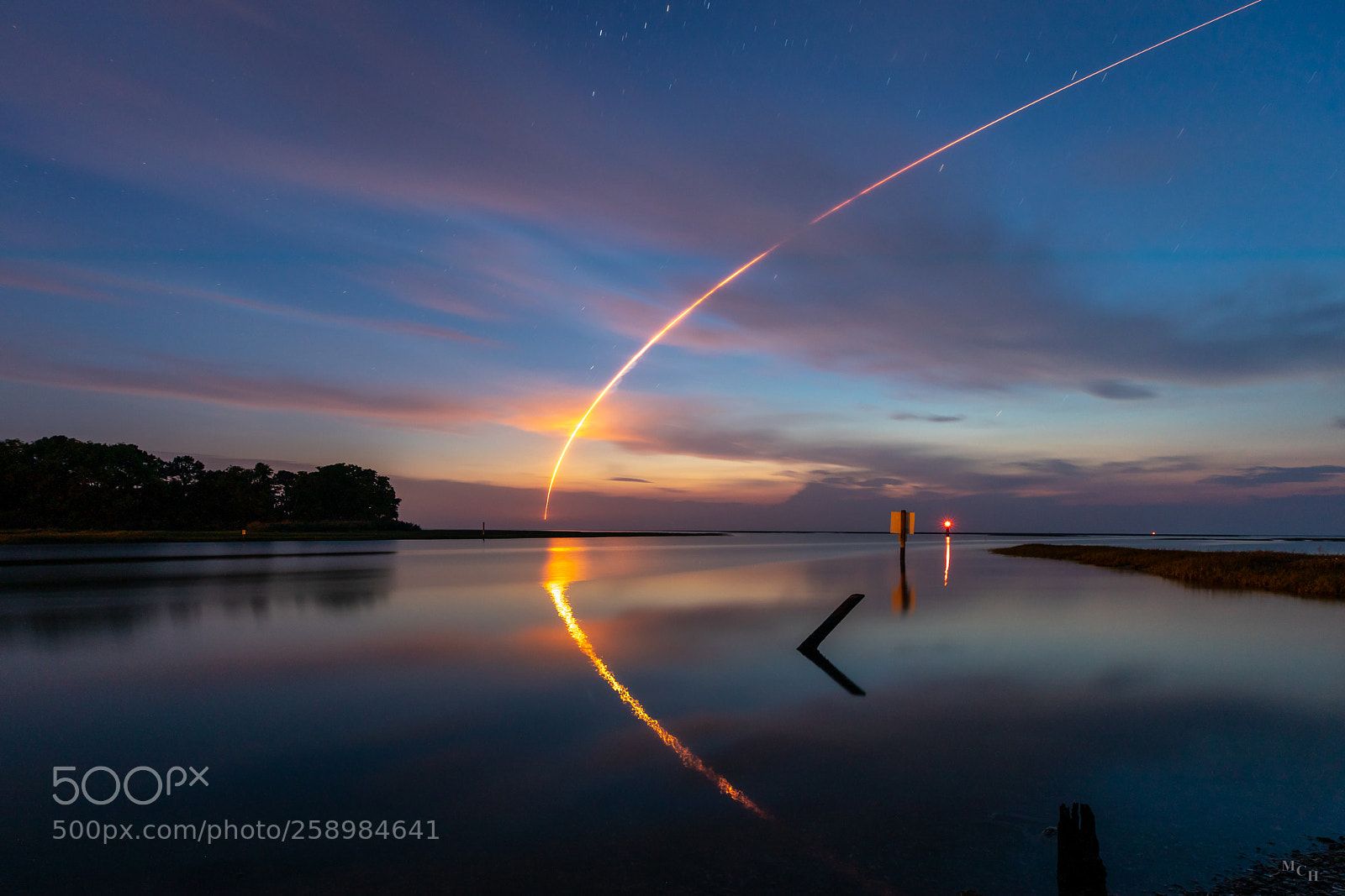 Canon EOS 5D Mark IV sample photo. Early morning launch photography