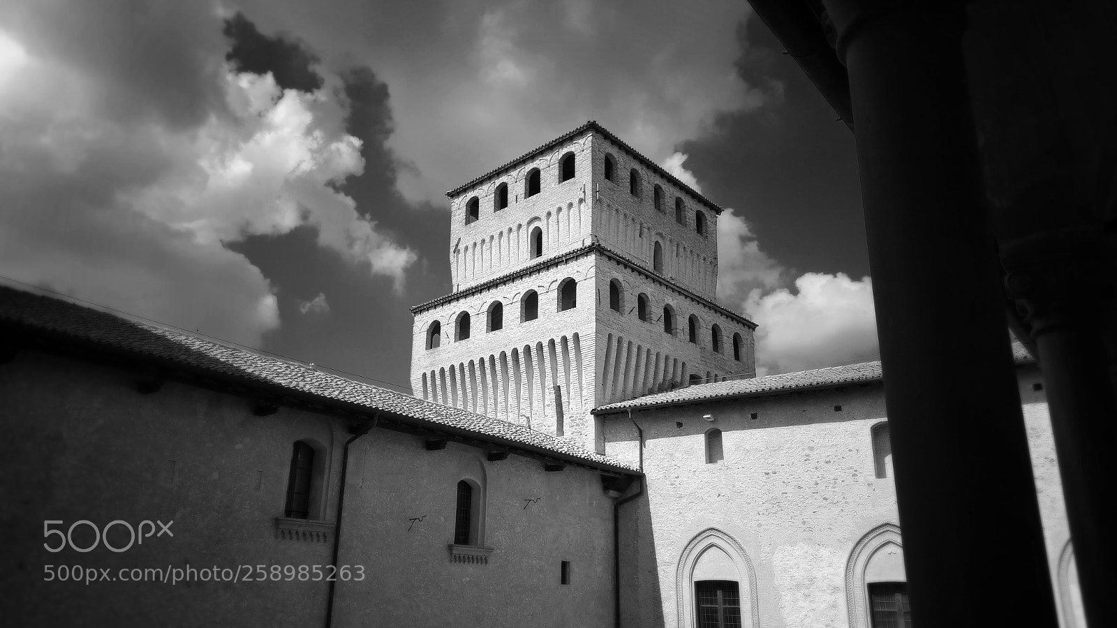 Samsung GALAXY S6 edge sample photo. Castello di torrechiara photography