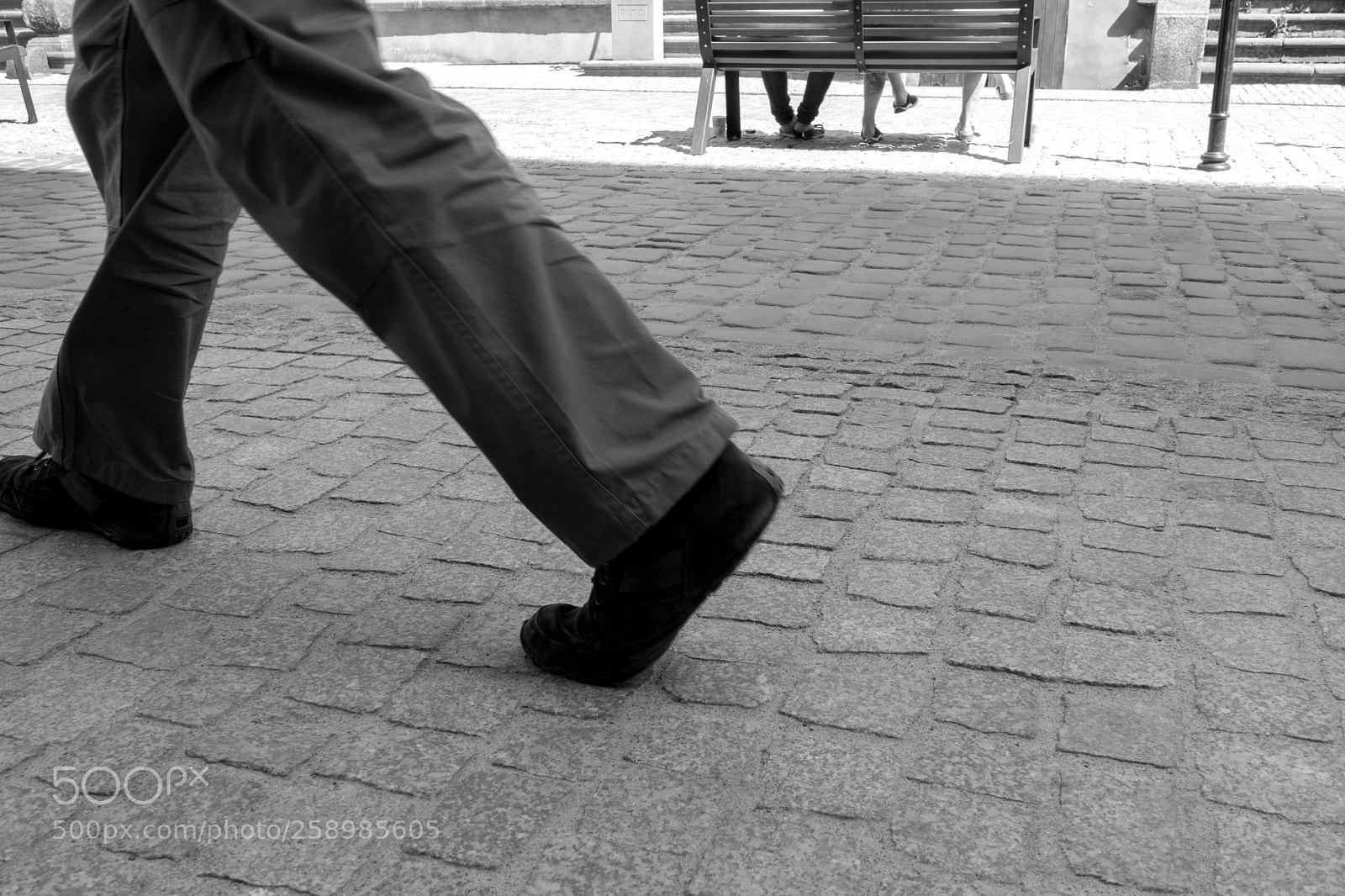 Sony Cyber-shot DSC-RX100 III sample photo. Feet in gdansk photography