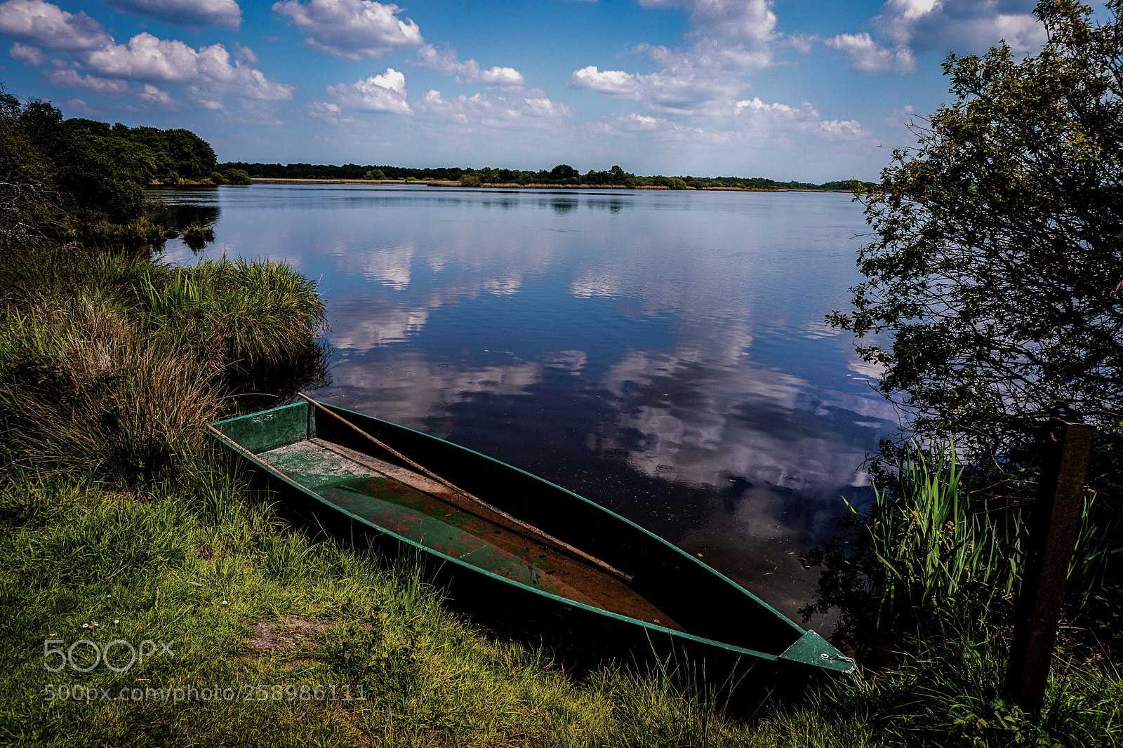 Sony a6000 sample photo. Naviguer sur un miroir photography