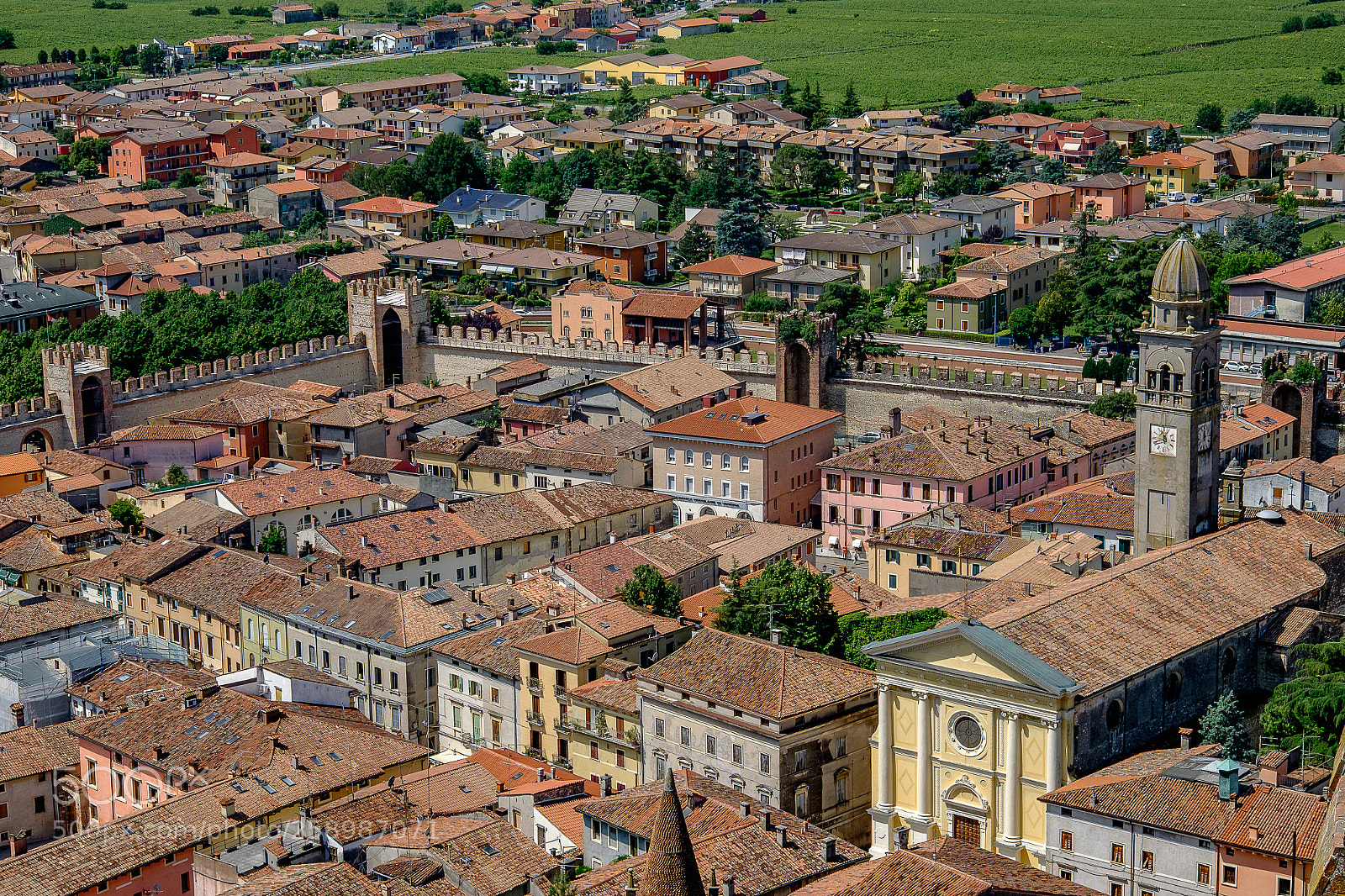 Fujifilm X-T10 sample photo. .. soave dal castello .. photography