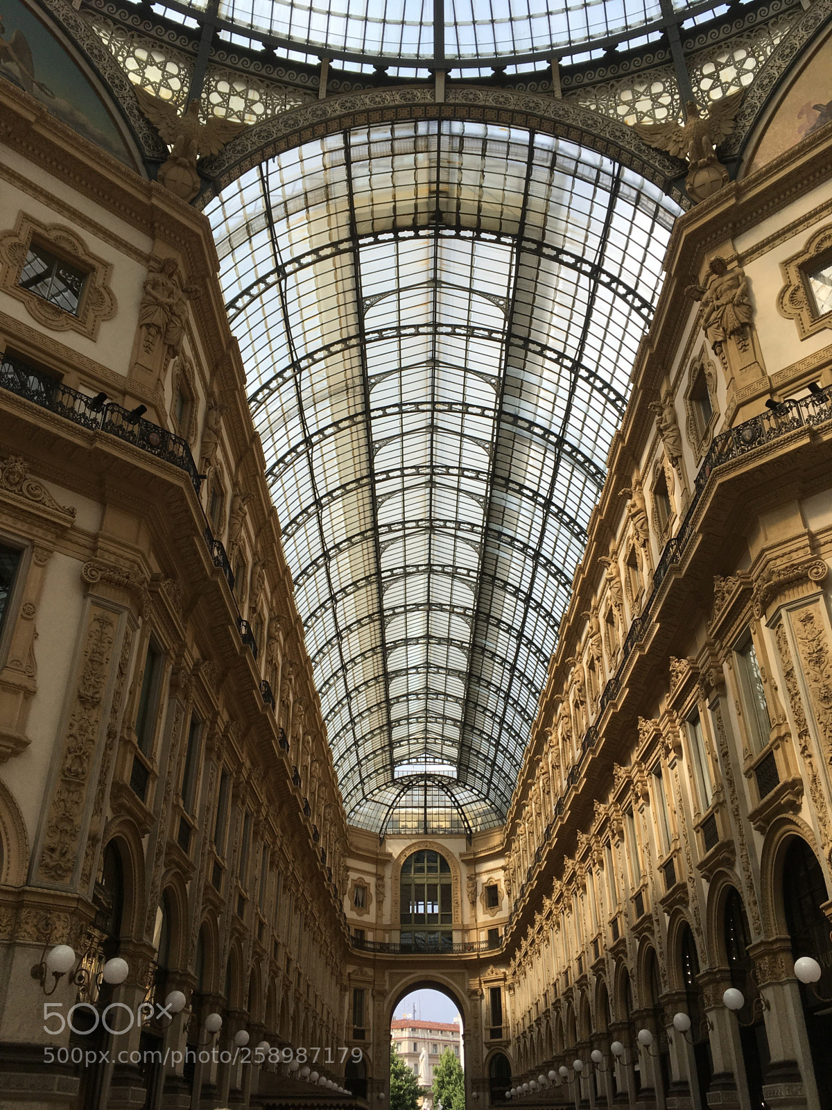 Apple iPhone SE sample photo. Galleria vittorio emanuele ii photography