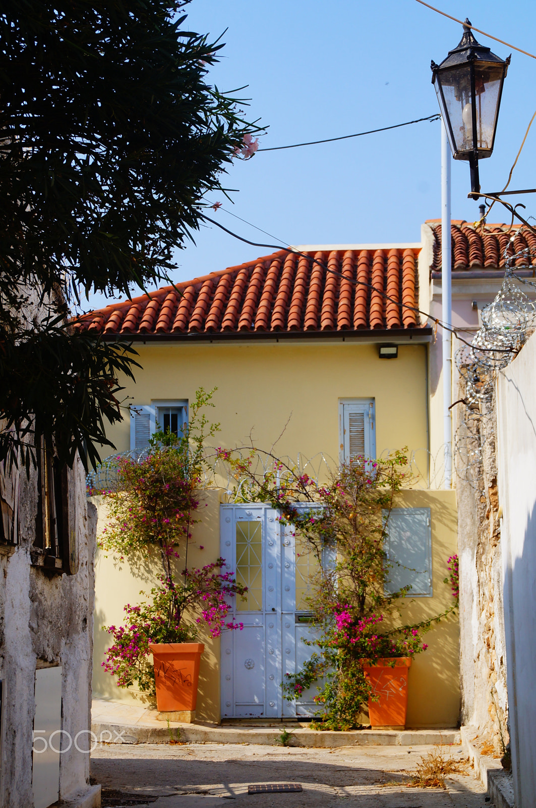Sony DT 18-200mm F3.5-6.3 sample photo. Exploring athens photography