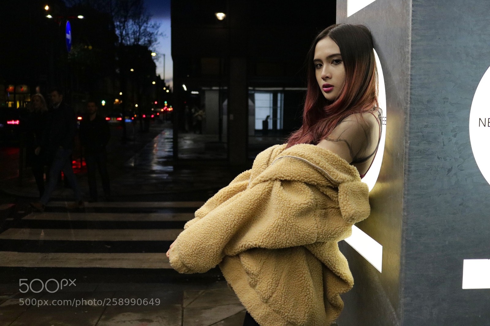 Canon EOS 750D (EOS Rebel T6i / EOS Kiss X8i) sample photo. City girl photography