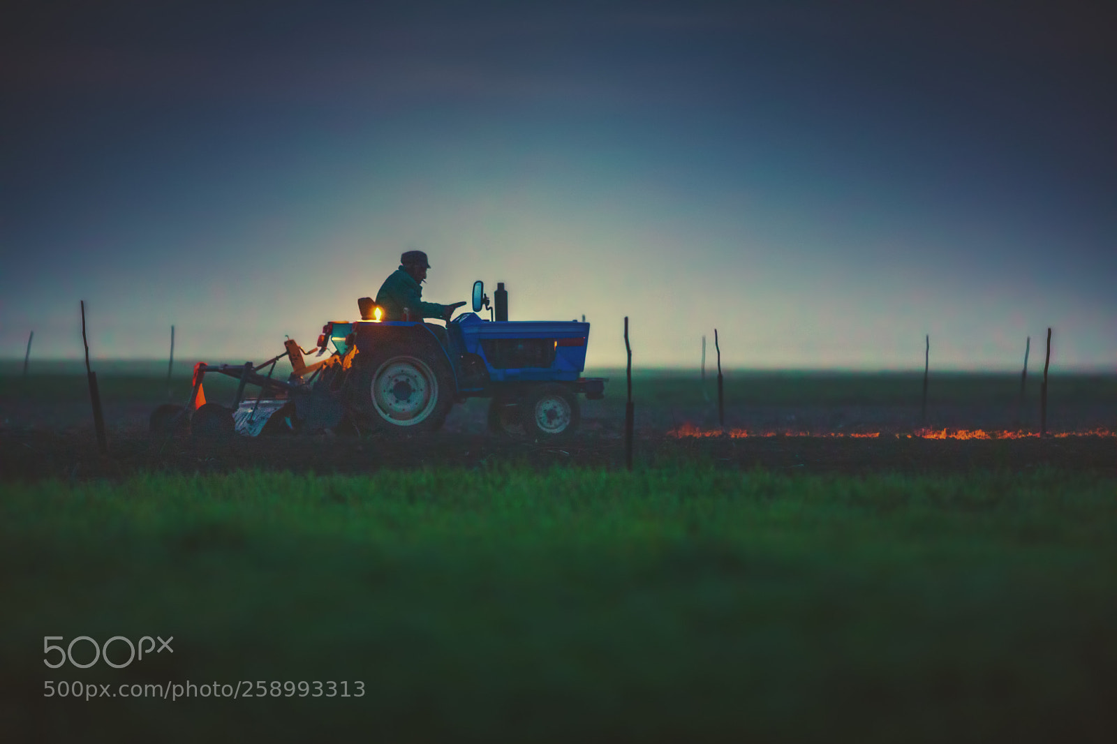 Canon EOS 5D Mark IV sample photo. Farmer in tractor preparing photography