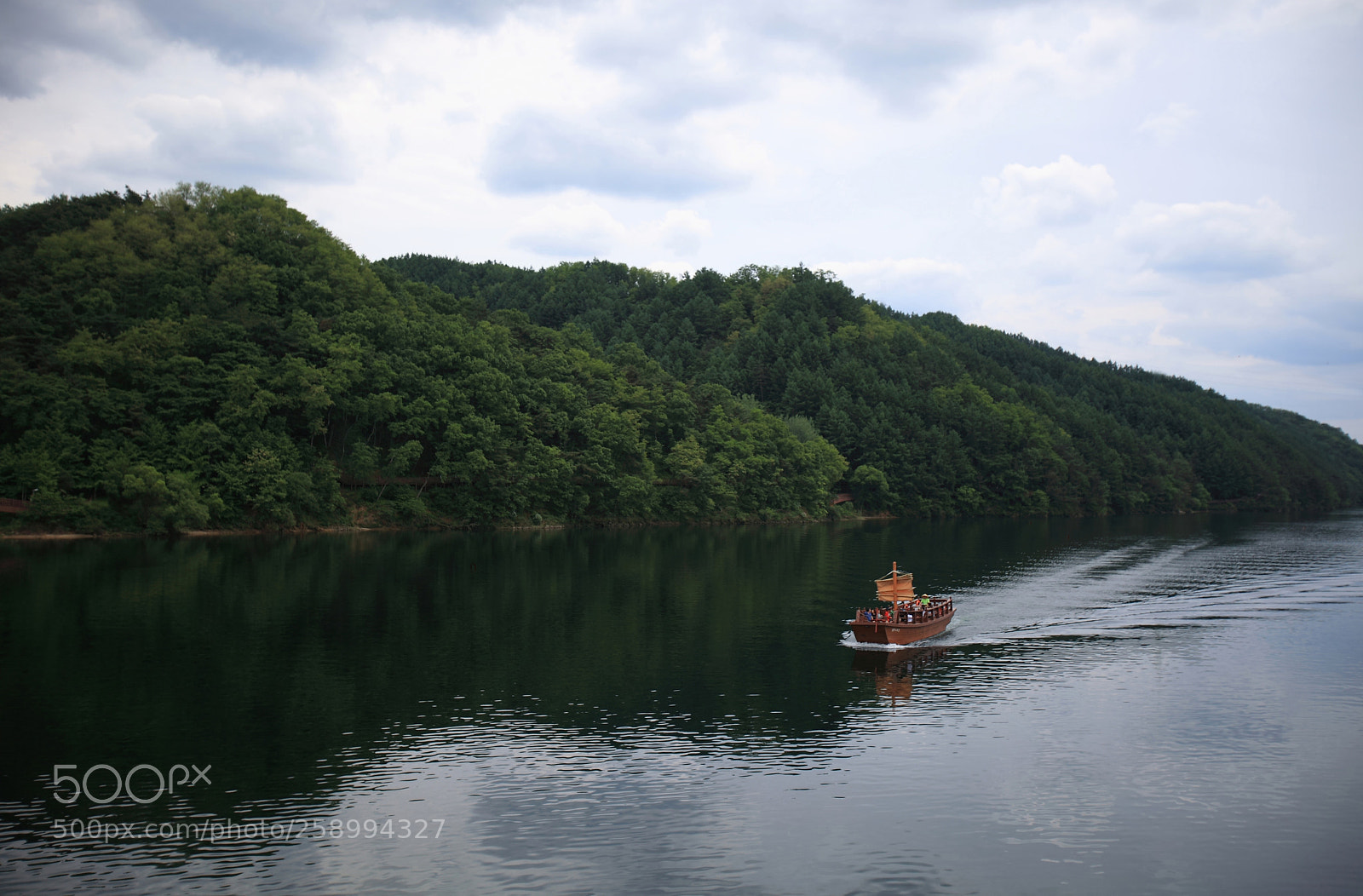 Canon EOS 5D Mark II sample photo. Ferry boat photography