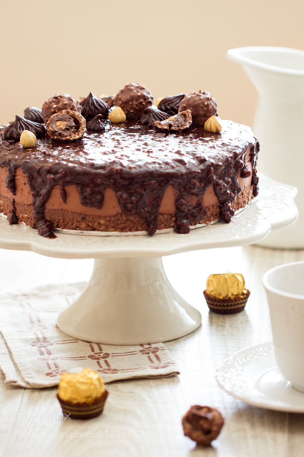 Canon EOS 600D (Rebel EOS T3i / EOS Kiss X5) sample photo. Cheesecake ferrero rocher photography