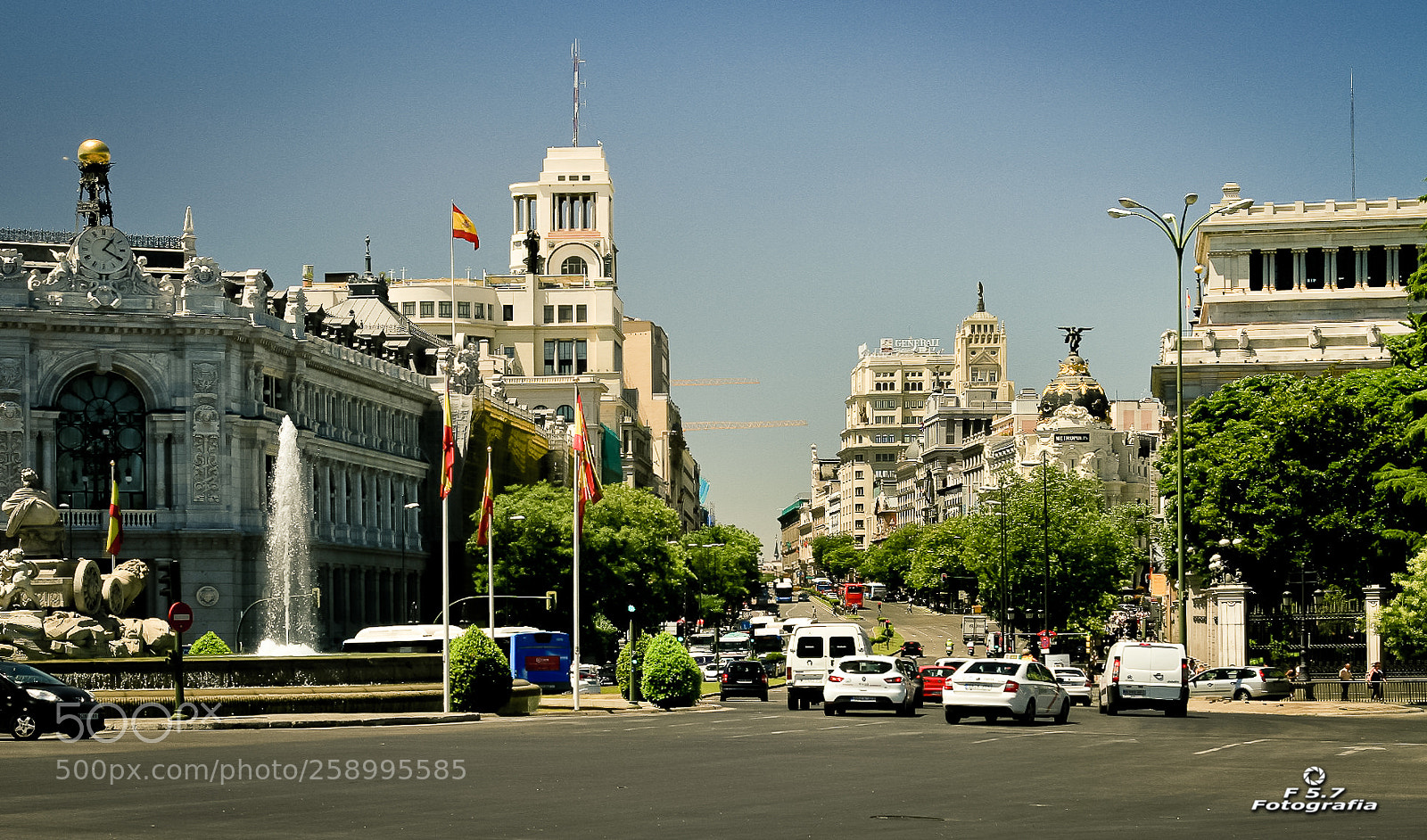 Canon EOS 7D sample photo. Avenidas modernas - madrid photography