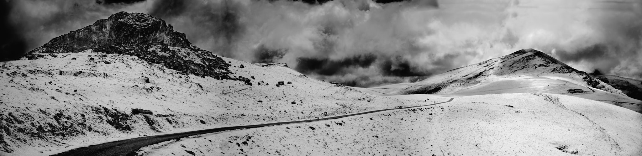 Pentax *ist DS sample photo. Cammino di santiago - pirenei - pyrenees photography