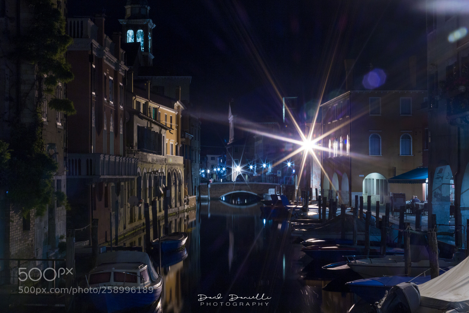 Canon EOS 100D (EOS Rebel SL1 / EOS Kiss X7) sample photo. Boats in the night photography
