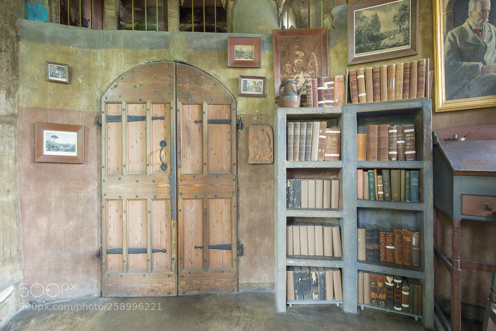 Canon EOS 5DS sample photo. Door and book case photography
