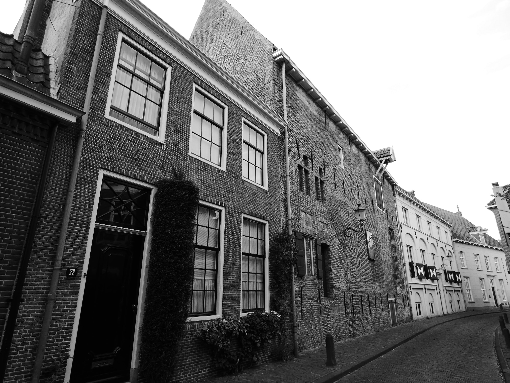 Panasonic DC-FZ83 sample photo. Old town photography