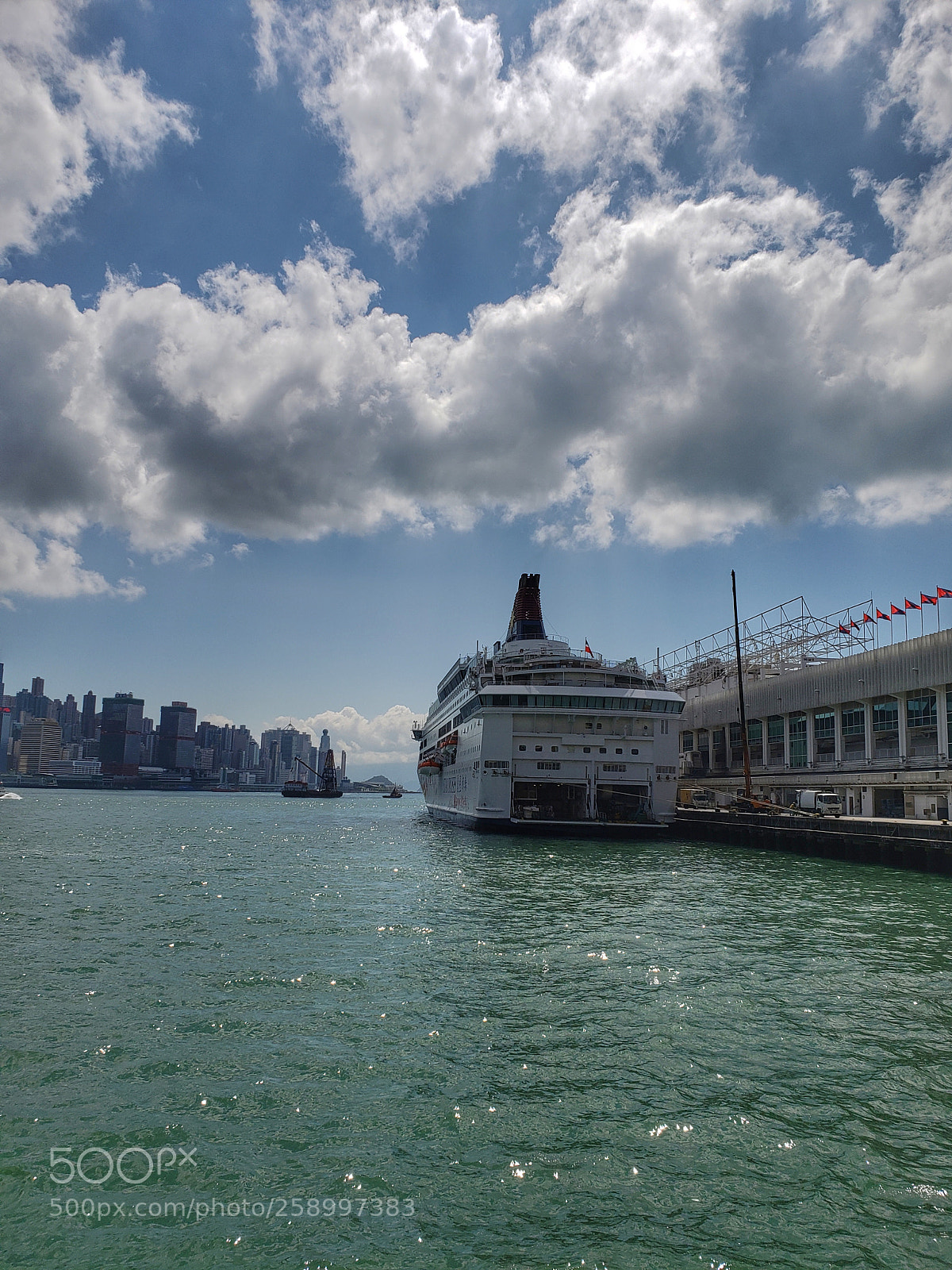 Samsung Galaxy S9+ sample photo. Harbour photography