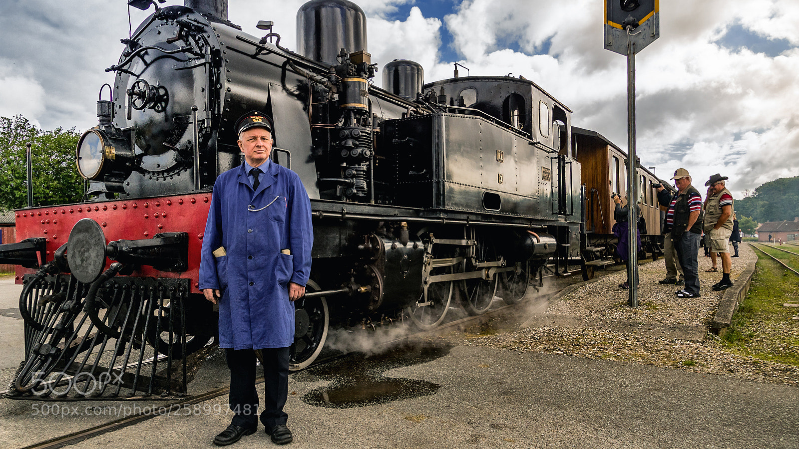 Sony ILCA-77M2 sample photo. The proud railwayman photography