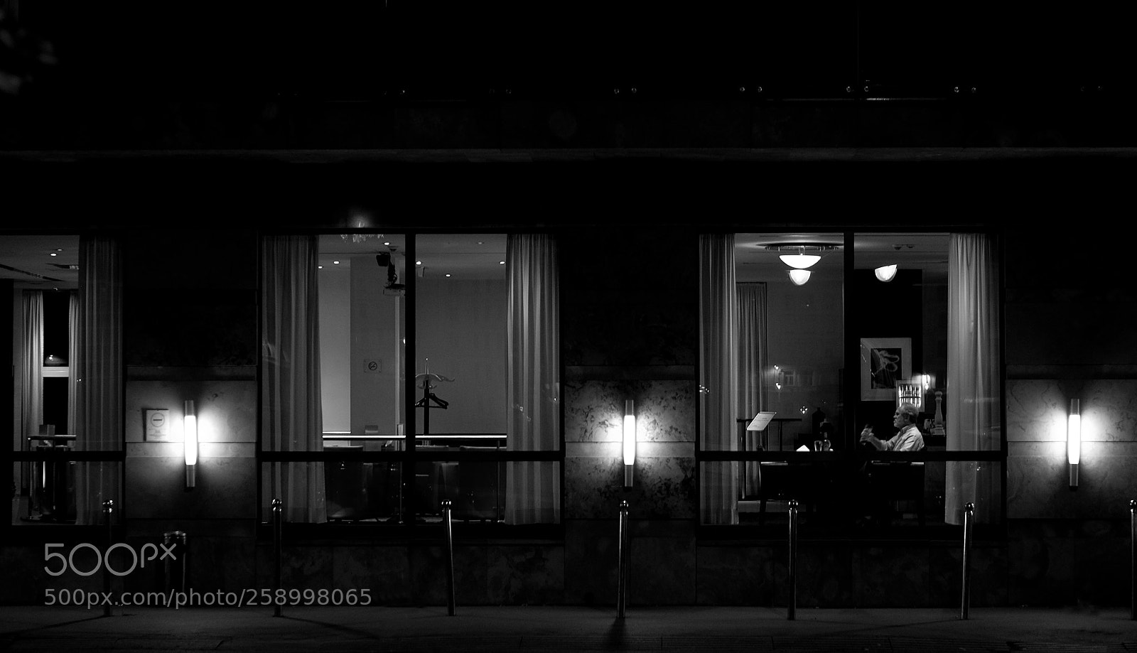 Fujifilm X-T10 sample photo. A silent toast photography