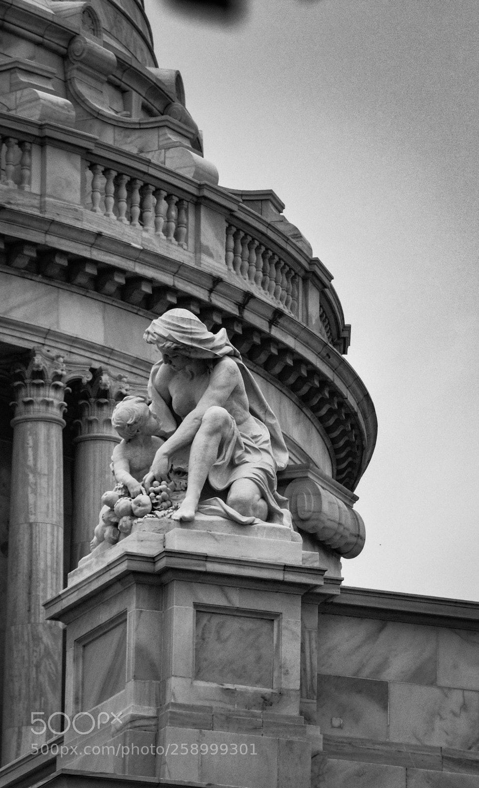 Nikon D3200 sample photo. Statue photography