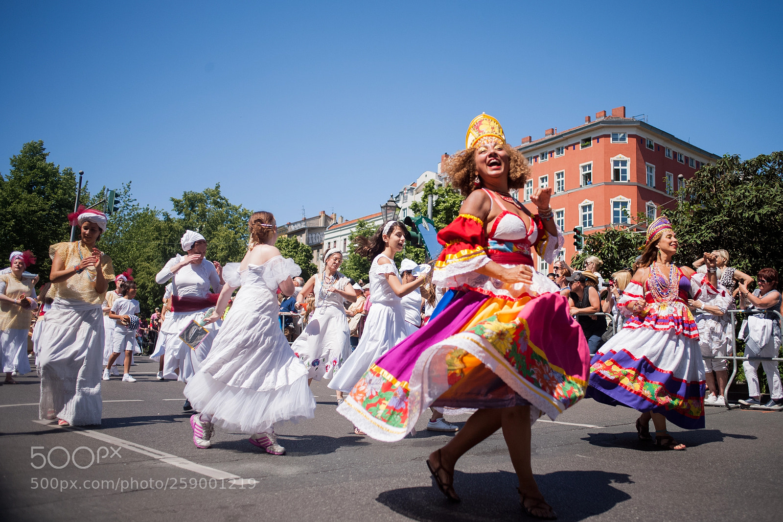 Canon EOS-1Ds Mark II sample photo. Berlin carnival,18 photography