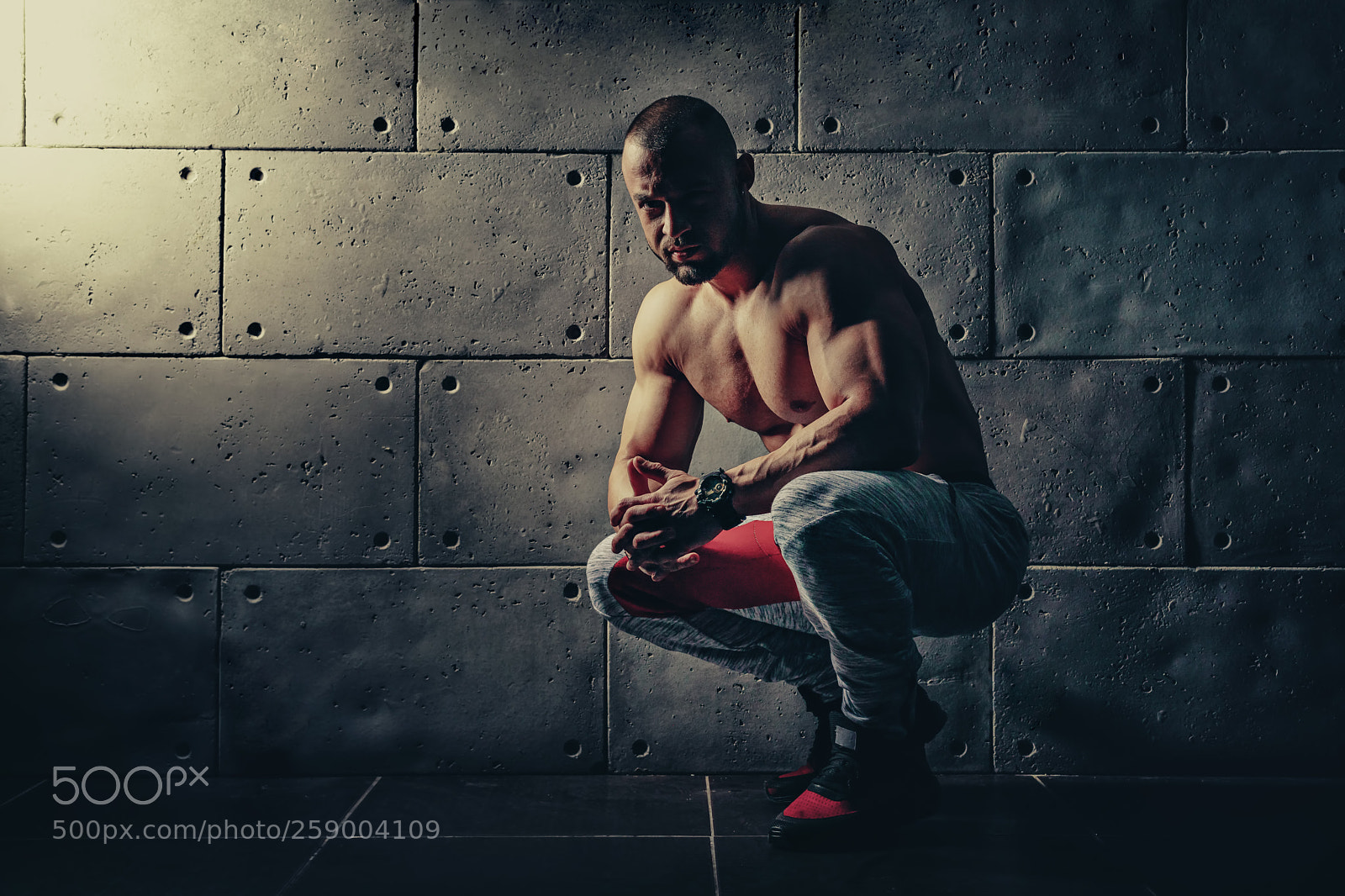 Canon EOS 5D Mark IV sample photo. Strong bodybuilder athletic man photography