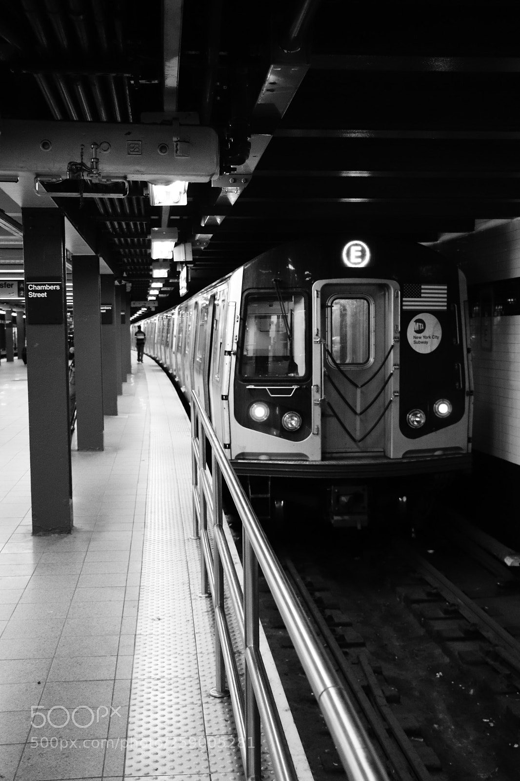 Canon EOS 800D (EOS Rebel T7i / EOS Kiss X9i) sample photo. Subway photography