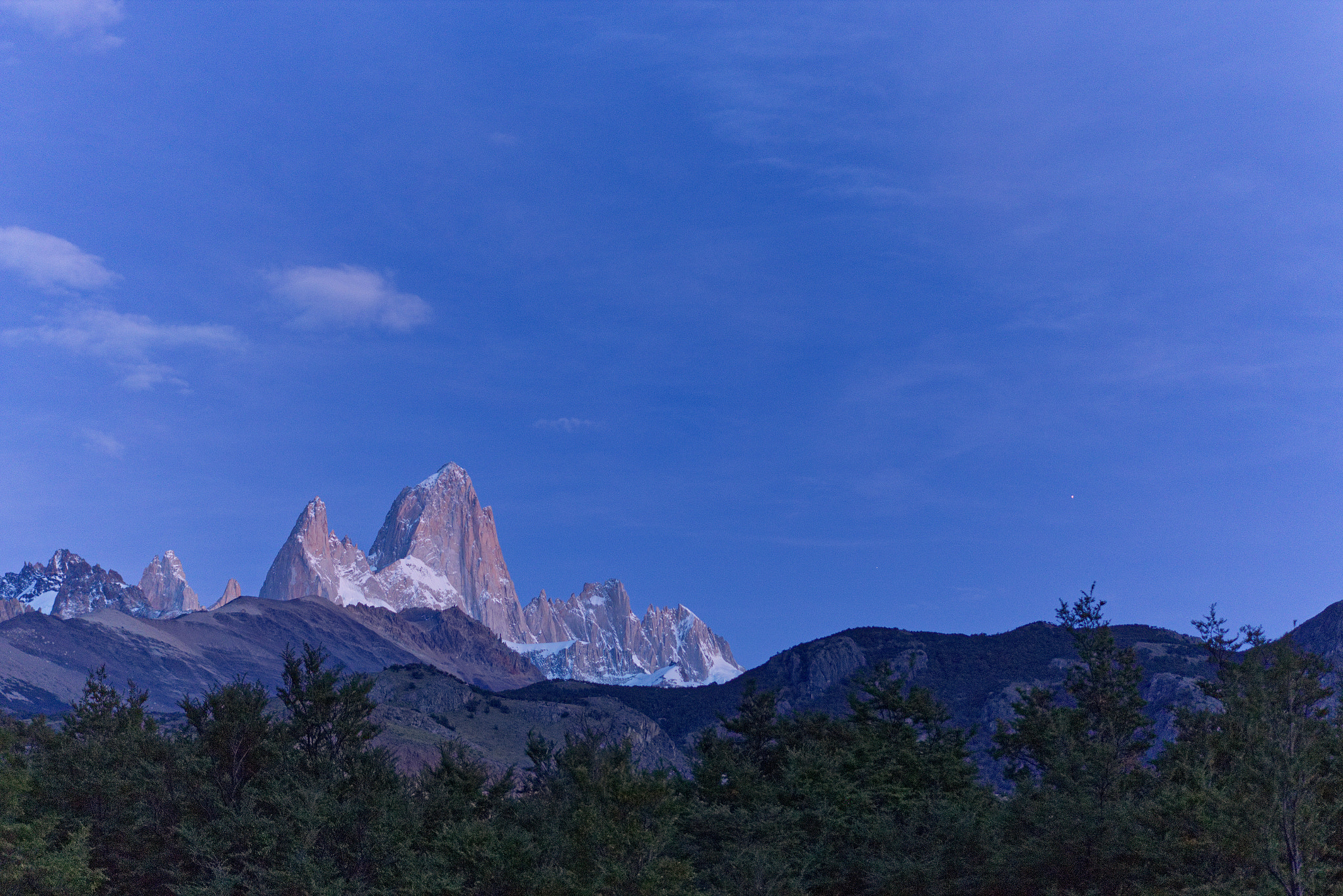 Canon EOS 700D (EOS Rebel T5i / EOS Kiss X7i) sample photo. Fitz roy at sunrise photography