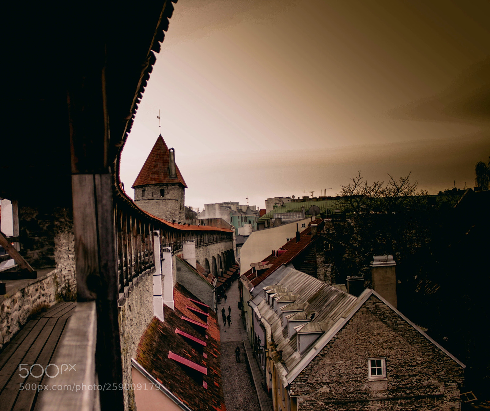Canon EOS 550D (EOS Rebel T2i / EOS Kiss X4) sample photo. Old town, tallinn photography