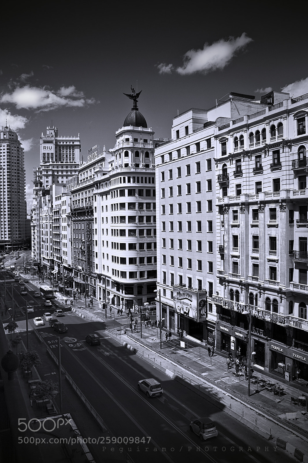 Canon EOS 1000D (EOS Digital Rebel XS / EOS Kiss F) sample photo. Madrid v photography