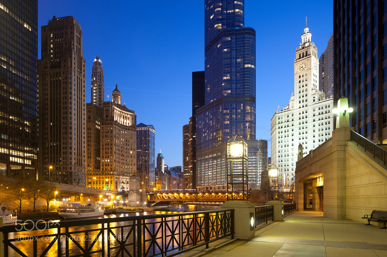 Canon EOS 5D Mark II sample photo. Cityscape of buildings around photography